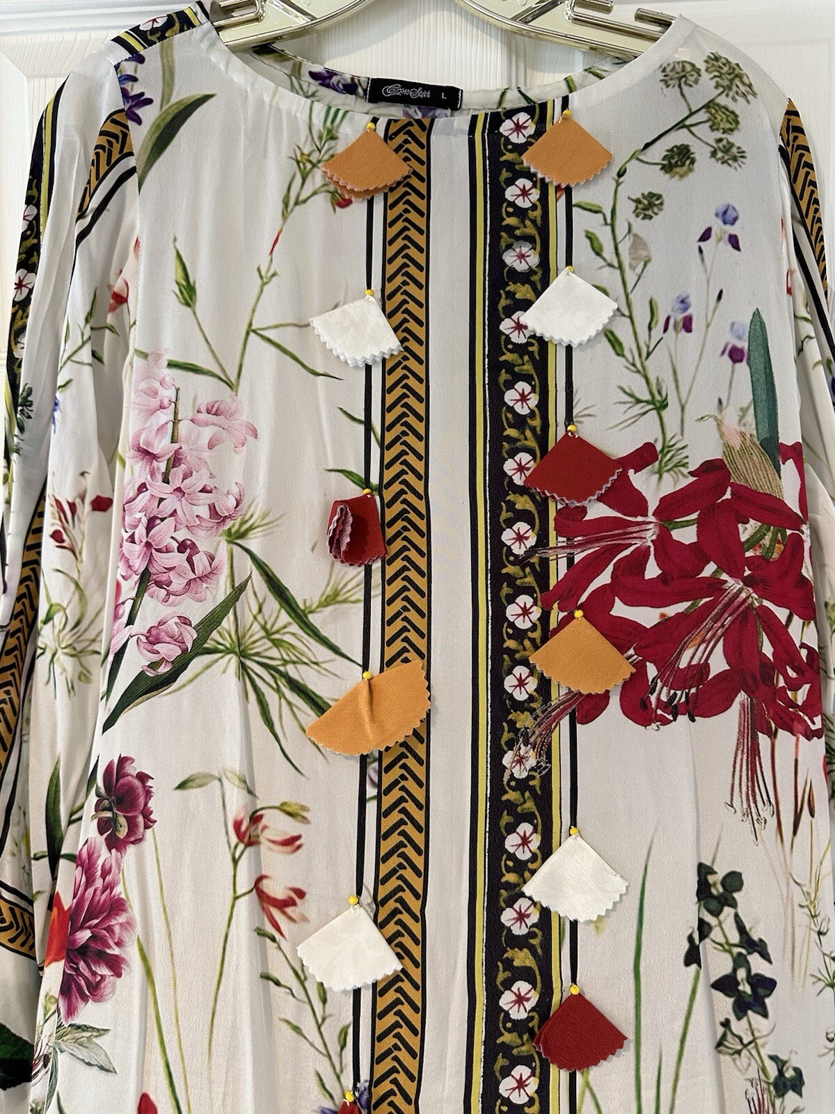 CROSS STITCH Long Loose Fit Digital Print Silk Floral Kurta Kameez (Large)