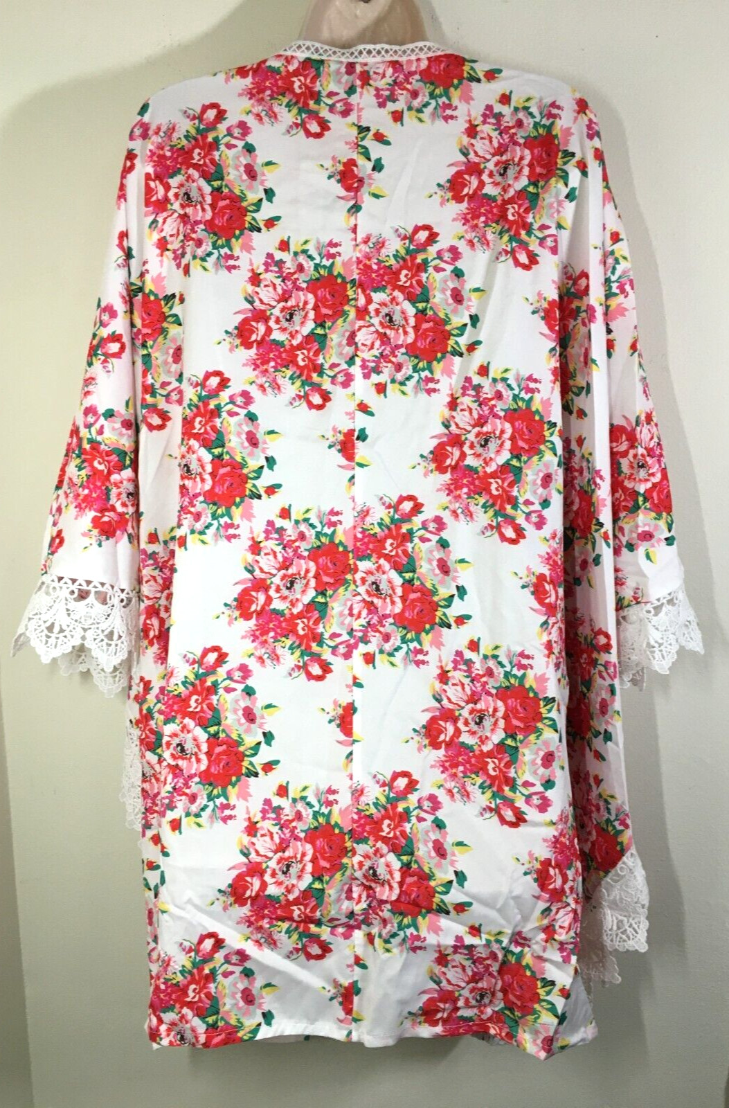Misslook Red Floral White Kimono 2XL Lace Trim Open Front Women’s Poly Satin