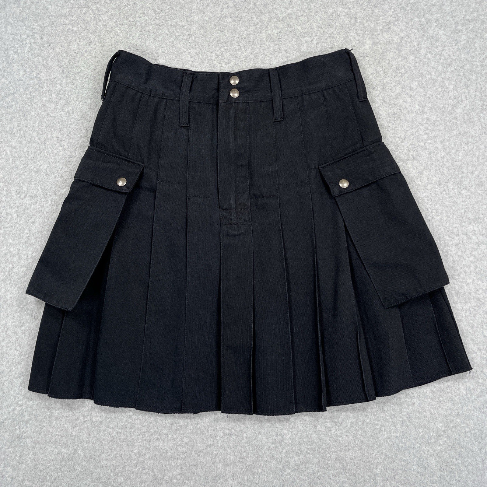 Utilikilts Tactical Kilt Mens 30 x 21 Black Solid Pleated Made in USA Pockets