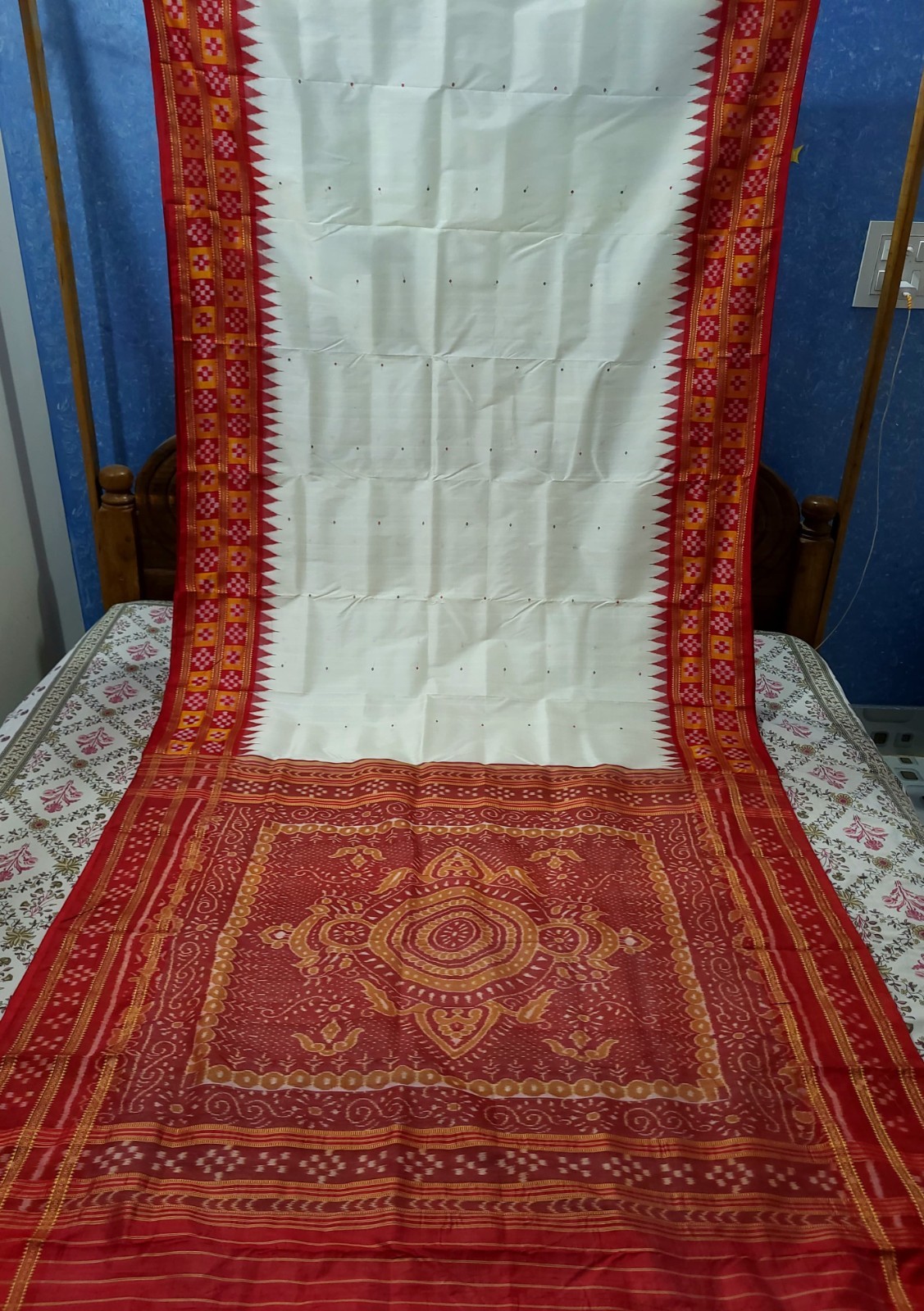 white and red Odisha Sambalpuri Ikat Pure Silk Saree