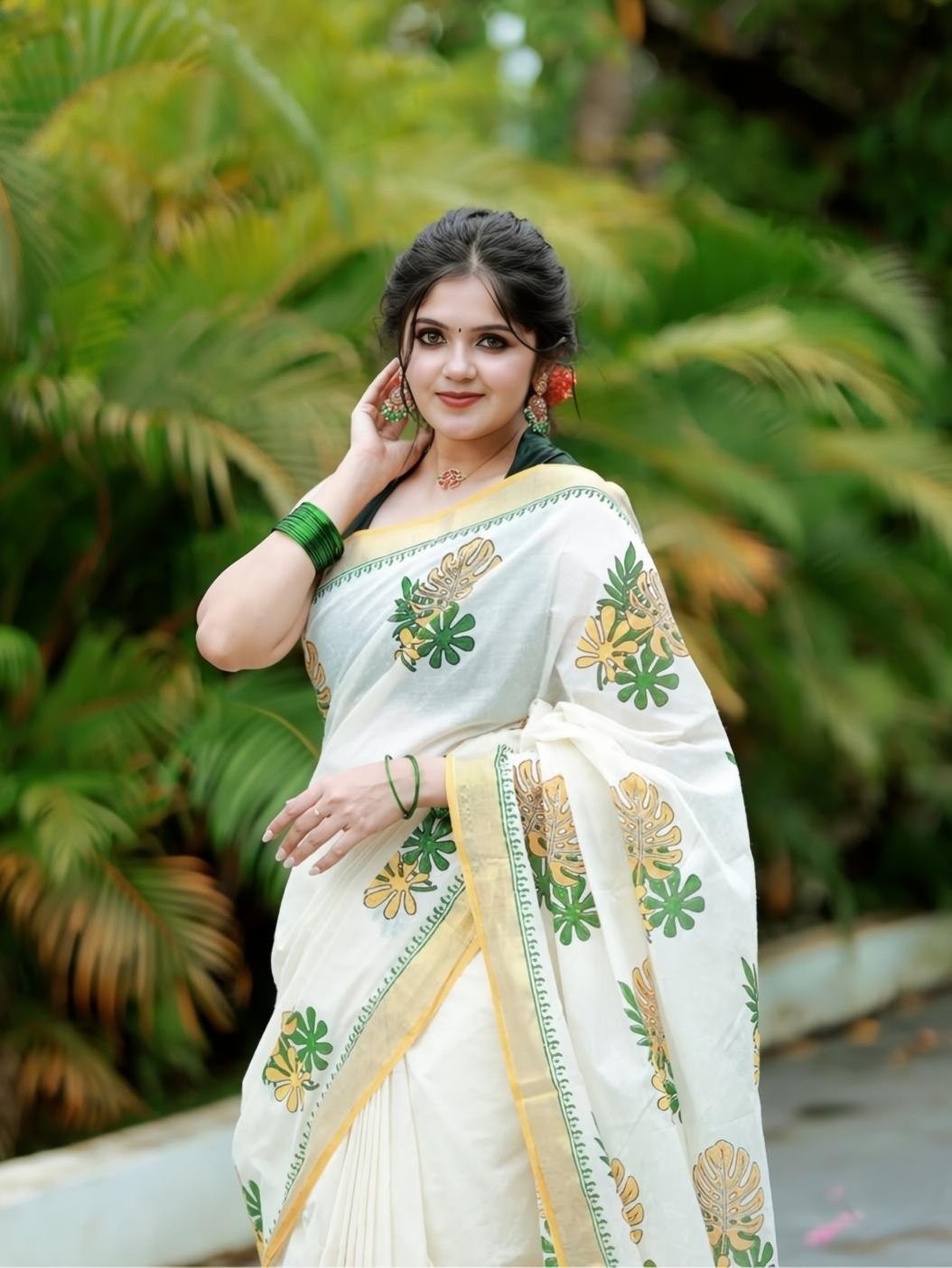 Women’s White Kerala Linen Saree Gold Zari Border Tropical Printed Sari Blouse