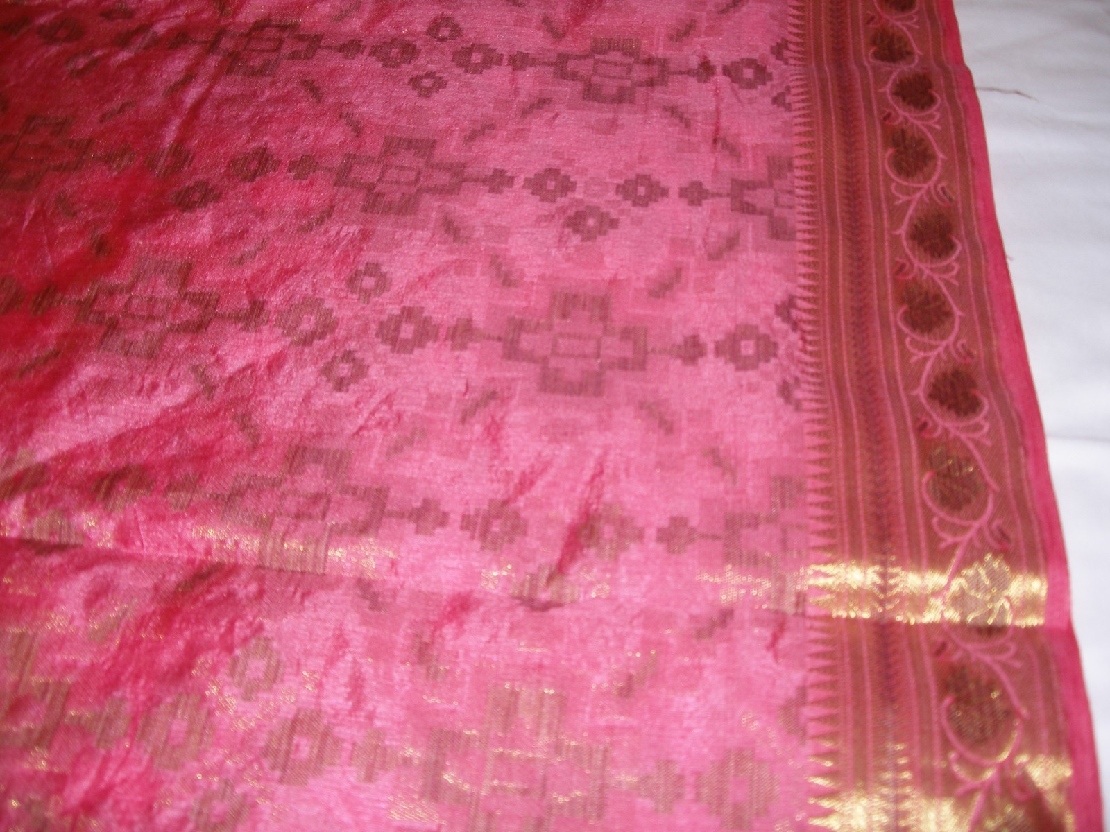 NEW SILK SARI WITH ZARI AND PINK COLOR