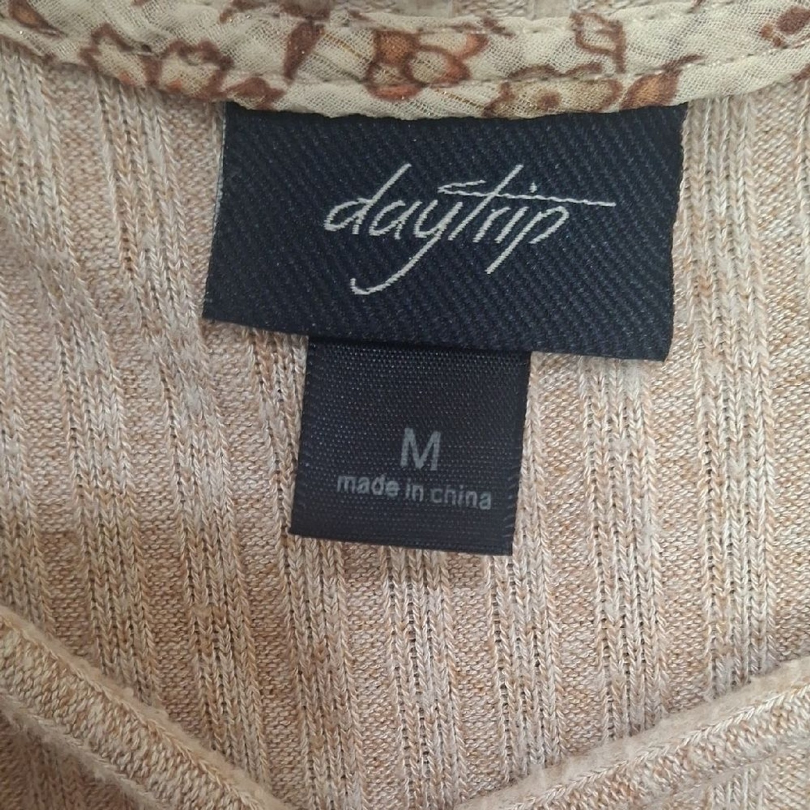 Daytrip Women’s Cream and Tan Striped Hoodie Size M