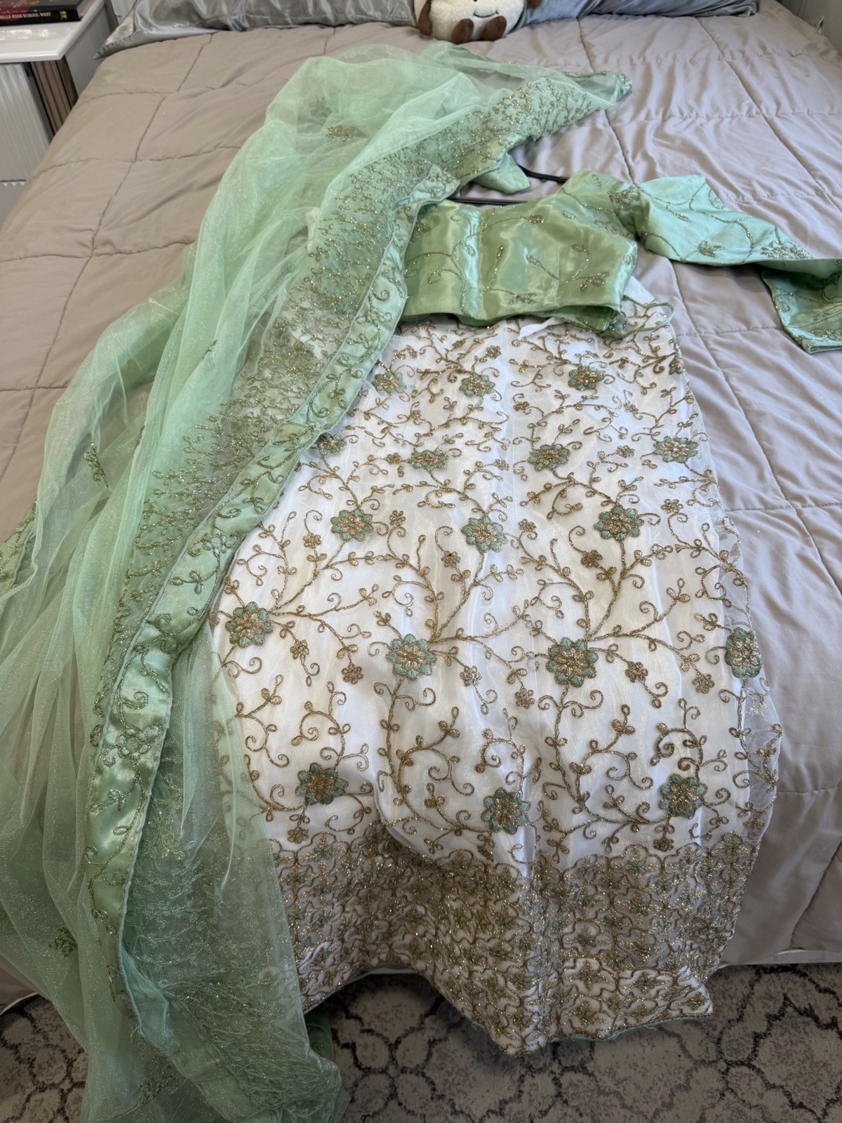 Green White Gold Embroidered Lengha Salwar Kameez Set Net Fabric for Women