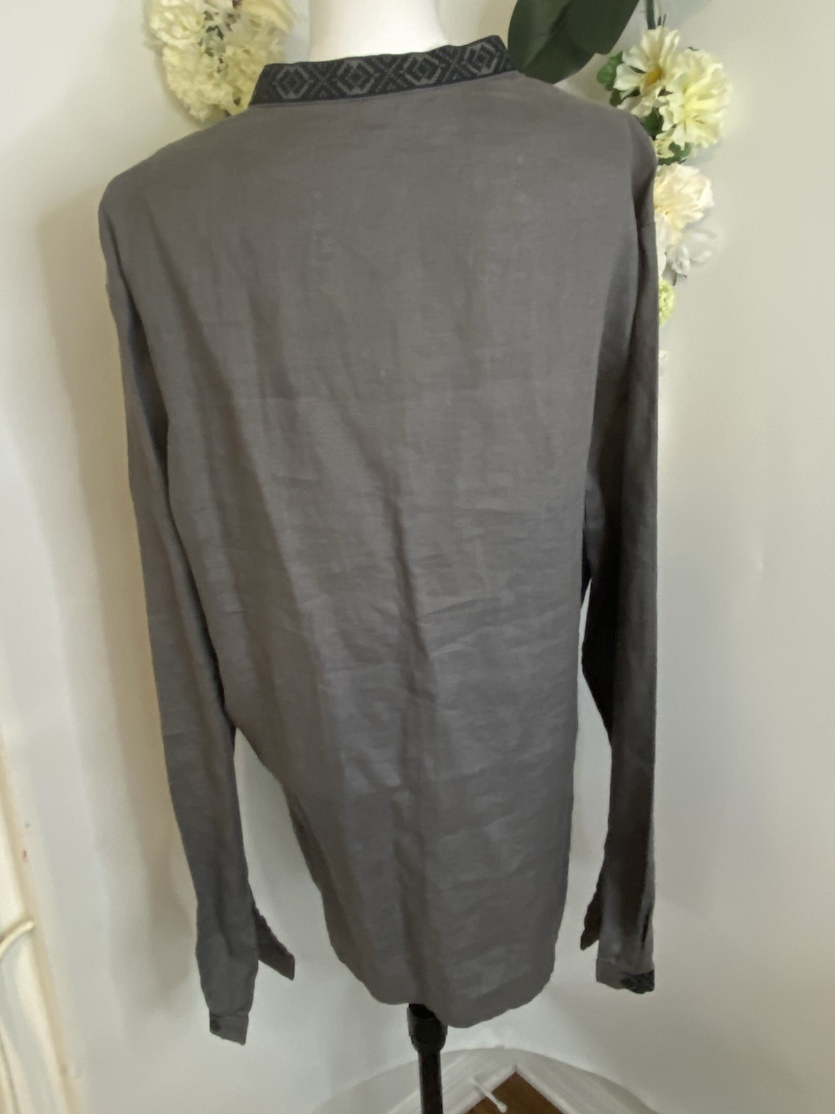 Vyshyvanka Men Women Ukrainian Embroidery Embroidered Tunic 17.5 Gray Linen NWT