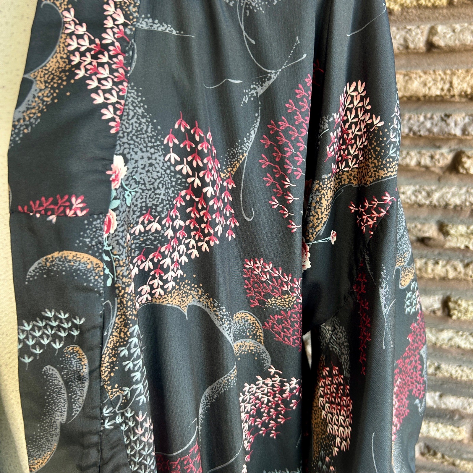Japanese Vintage Kimono Robe Black Wisteria Rose Floral 