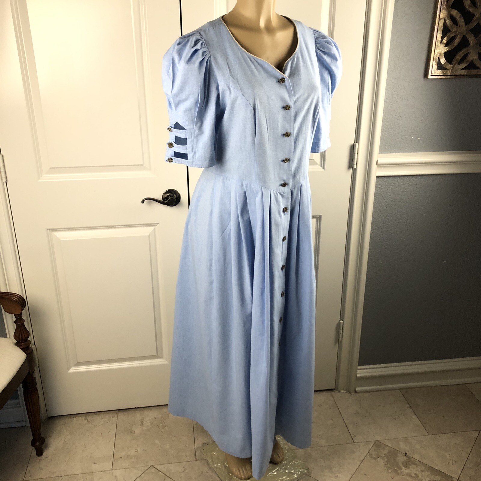 Trachten- mad`l Vintage Dress Baby Blue With an Unique Antler Buttons Sz 44 XL