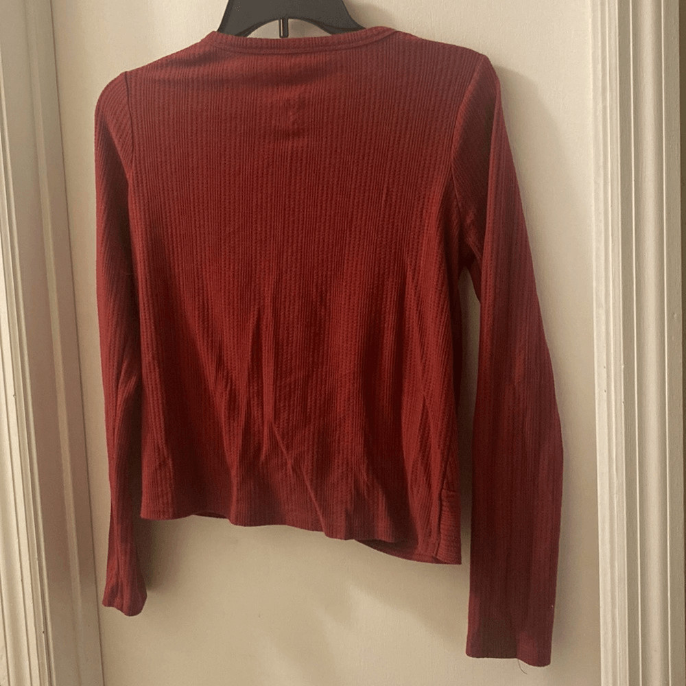 Maroon long sleeve shirt size small for juniors