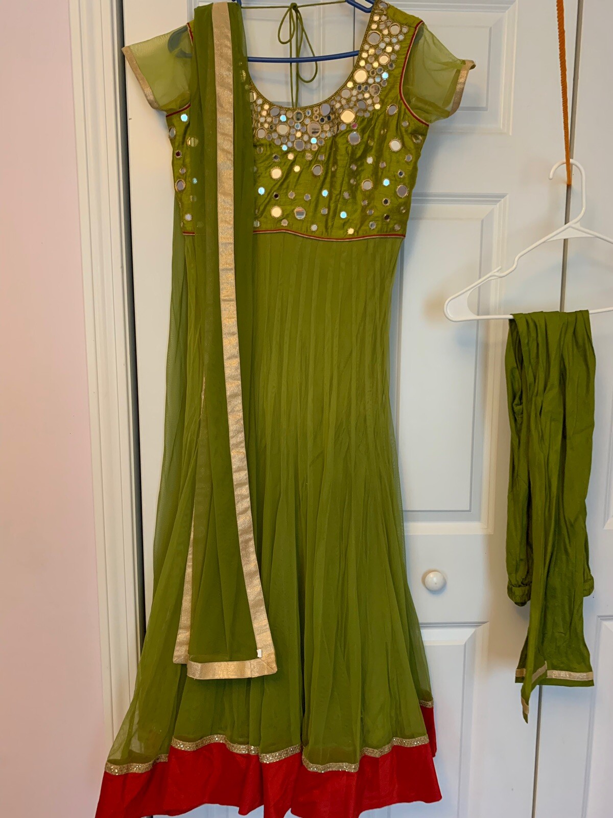 India Pakistan LIGHT GREEN MIRROR Work ANARKALI SET Women Party Silk Size 34 New