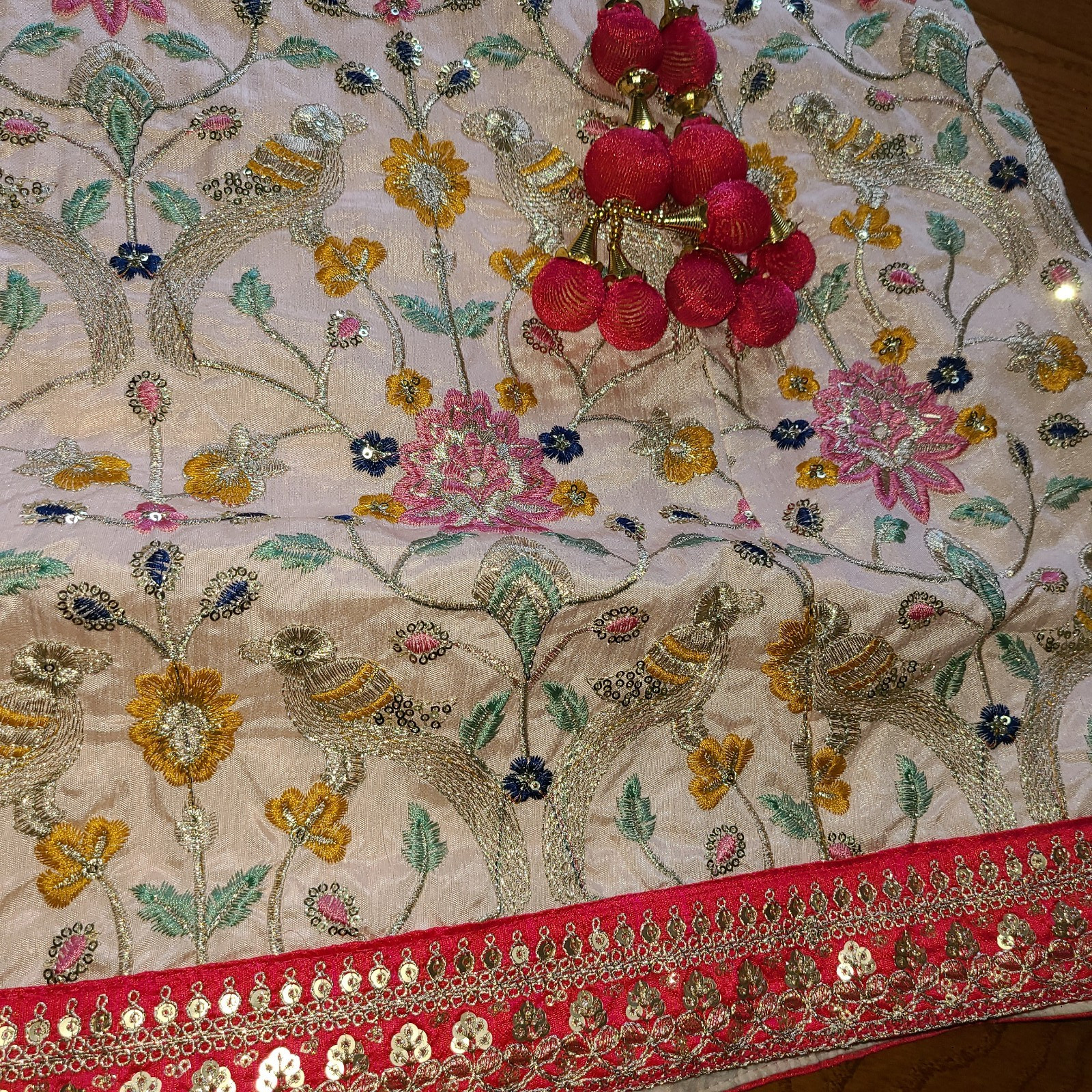 Women’s Multicolor Embroidered Floral Choli Lehenga XL Pink Sequin Floral Birds