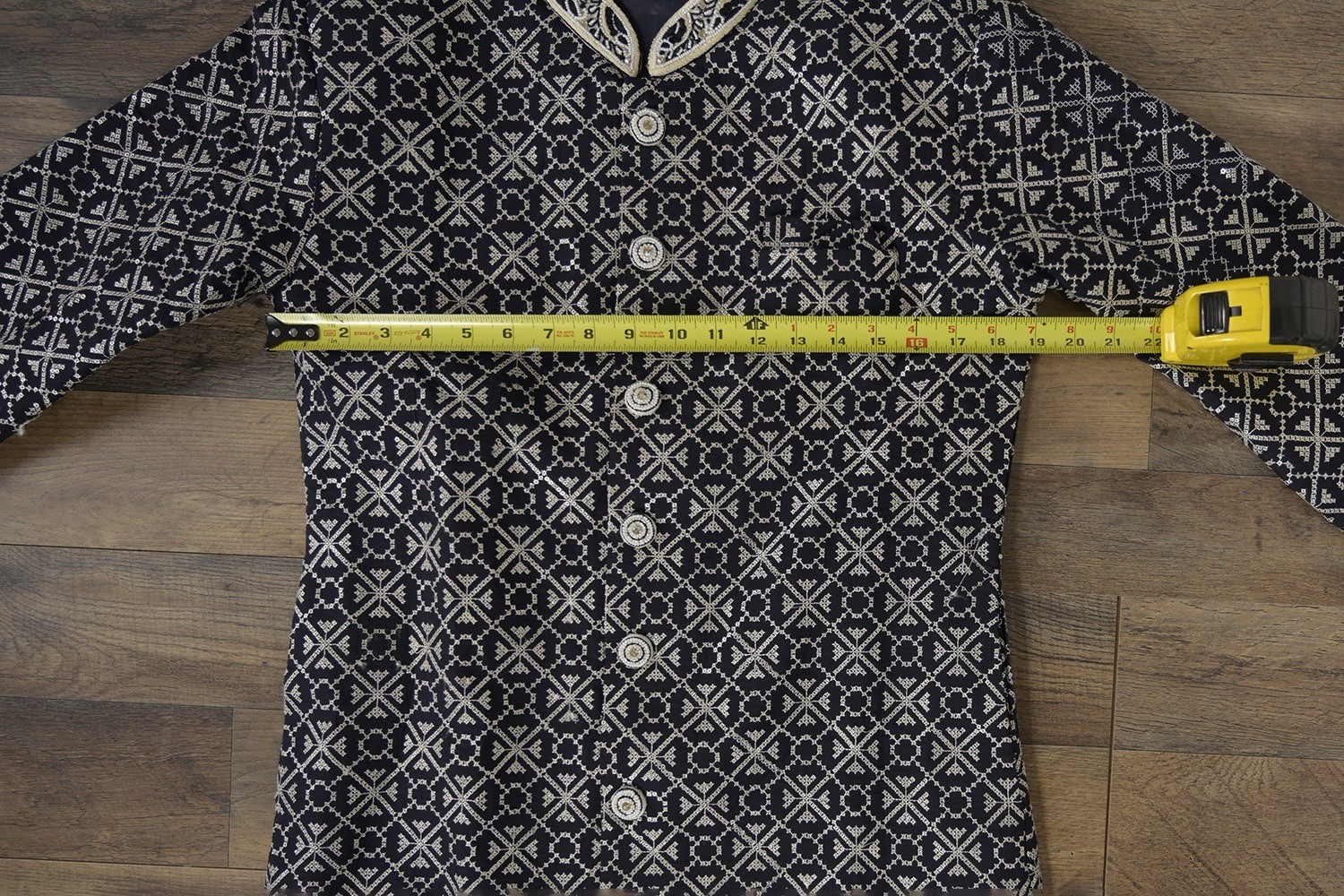 Men’s 32 Embroidered Kurta