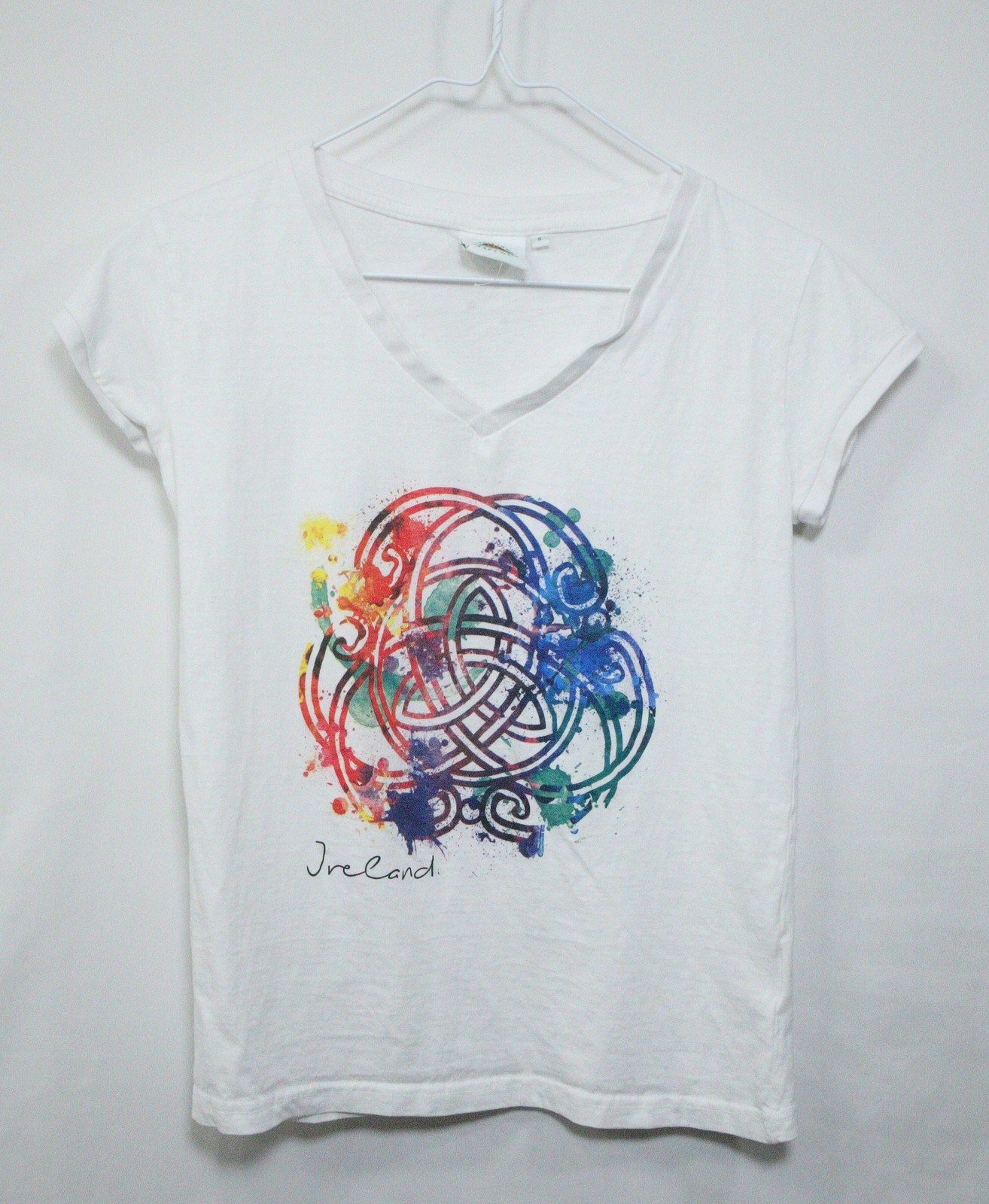 Traditional Craftwear White Celtic Knot Ireland V-Neck T-Shirt Women’s S T556