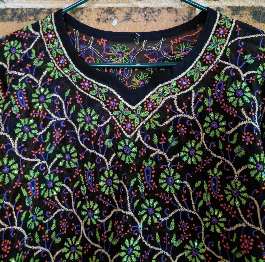 NWOT Hand Embroidered Chikankari Multicolor Embroidered Sequin Tunic – Sz L