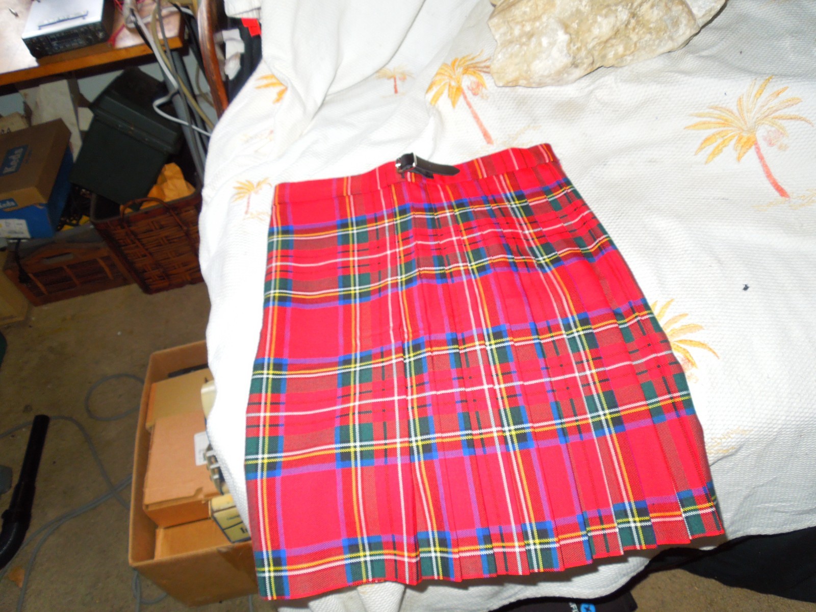 HECTOR RUSSELL Made in Scotland Child Royal Stewart Kilt Wool Blend Size 7-8 YRS