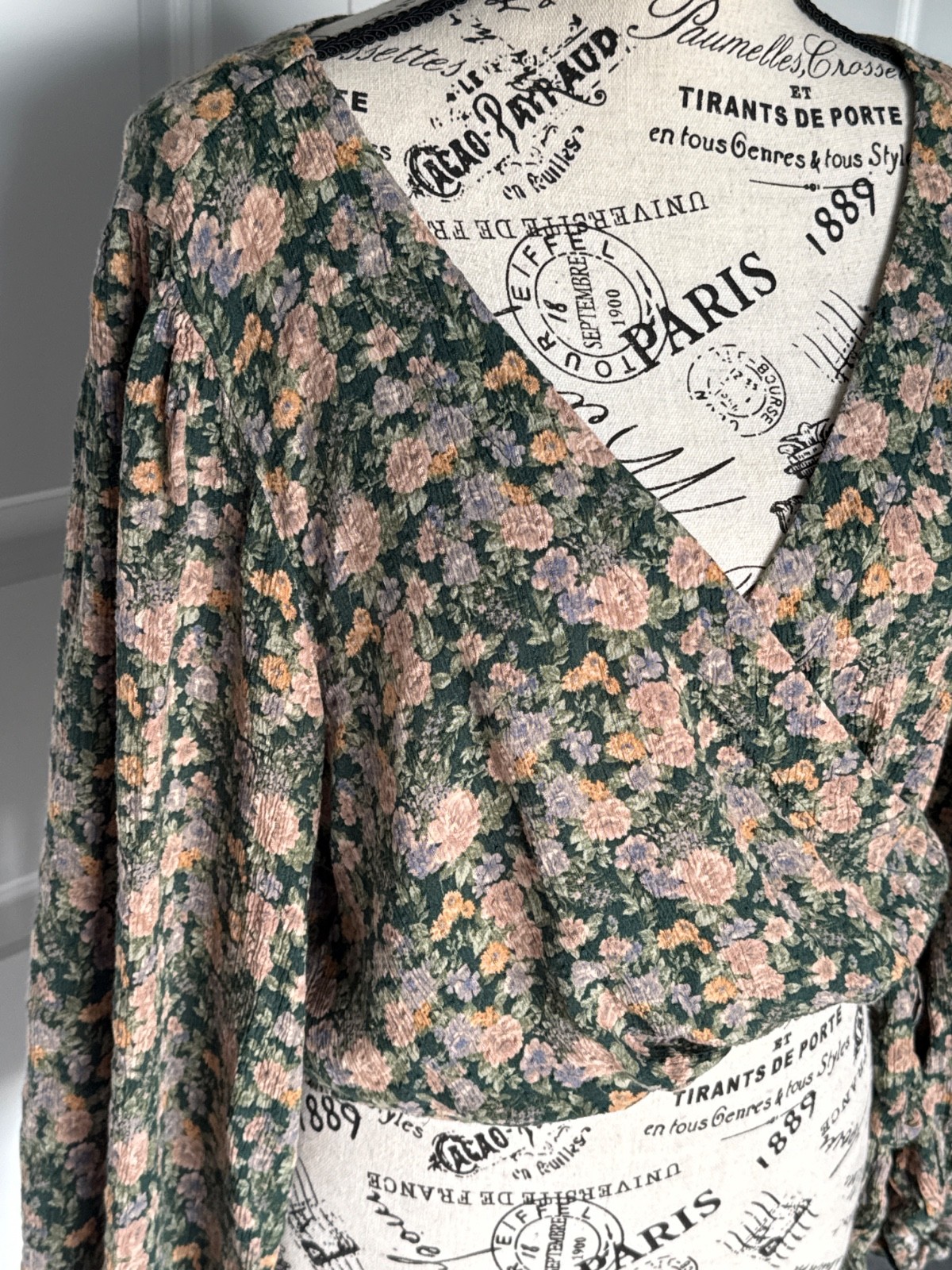 American Eagle Outfitters Floral Wrap Blouse, V-Neck, Tie Closure, Green, Large