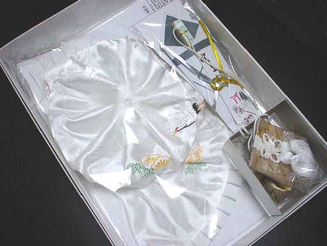 Omiyamairi Daikoku Hat Set (Hat, Bib, Fan & Amulet) for Baby