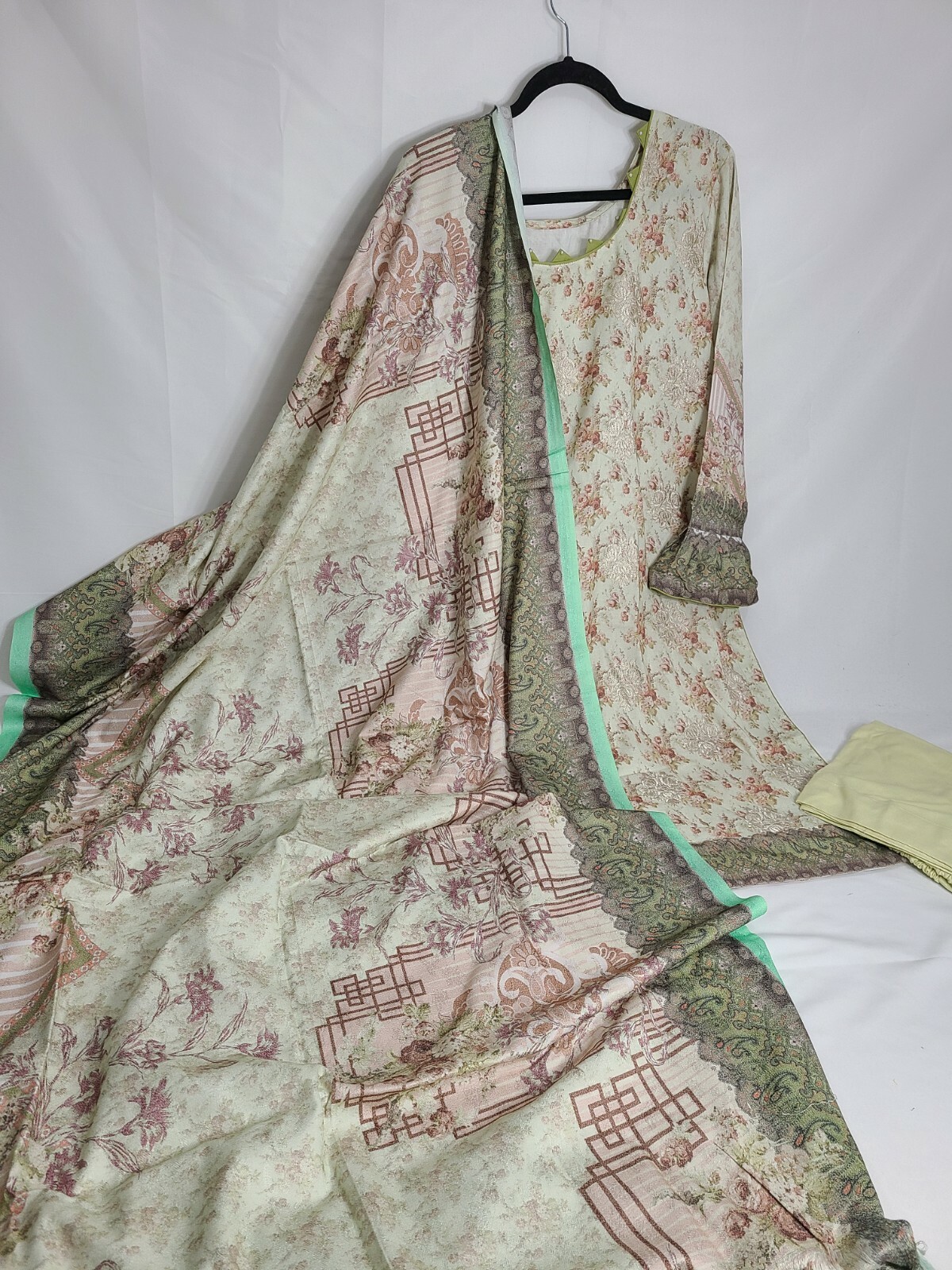 Linen Karandi Embroidery Kameez Shalwar With Shawl Dupatta 3XL Bust 50