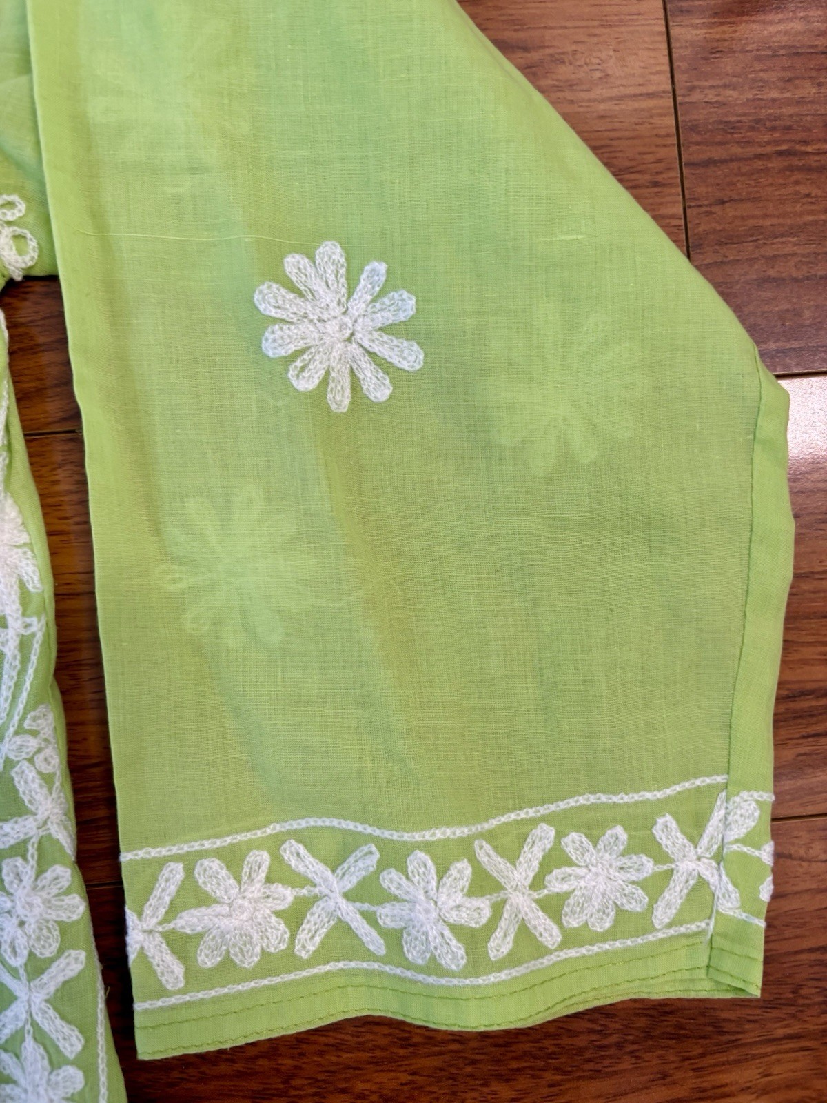 Women s Green Embroidered Cotton Kurta/Kurti Tunic Top, Size 44