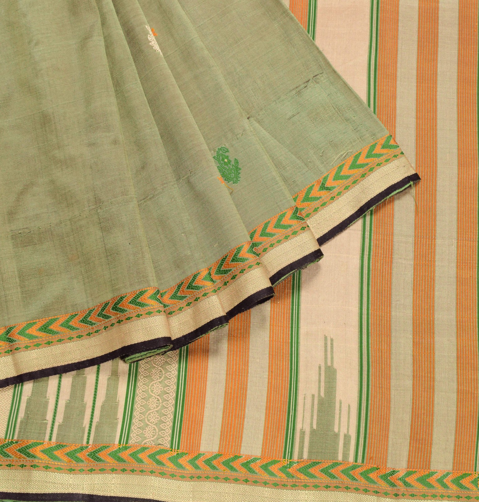 Sushila Vintage Green Dual Toned Saree Hand Woven Pure Silk Floral Soft Sari Fab