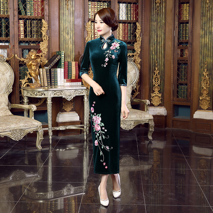 Chinese Traditional Velvet Qipao Dress Women Evening Gowns Embroidery Cheongsam