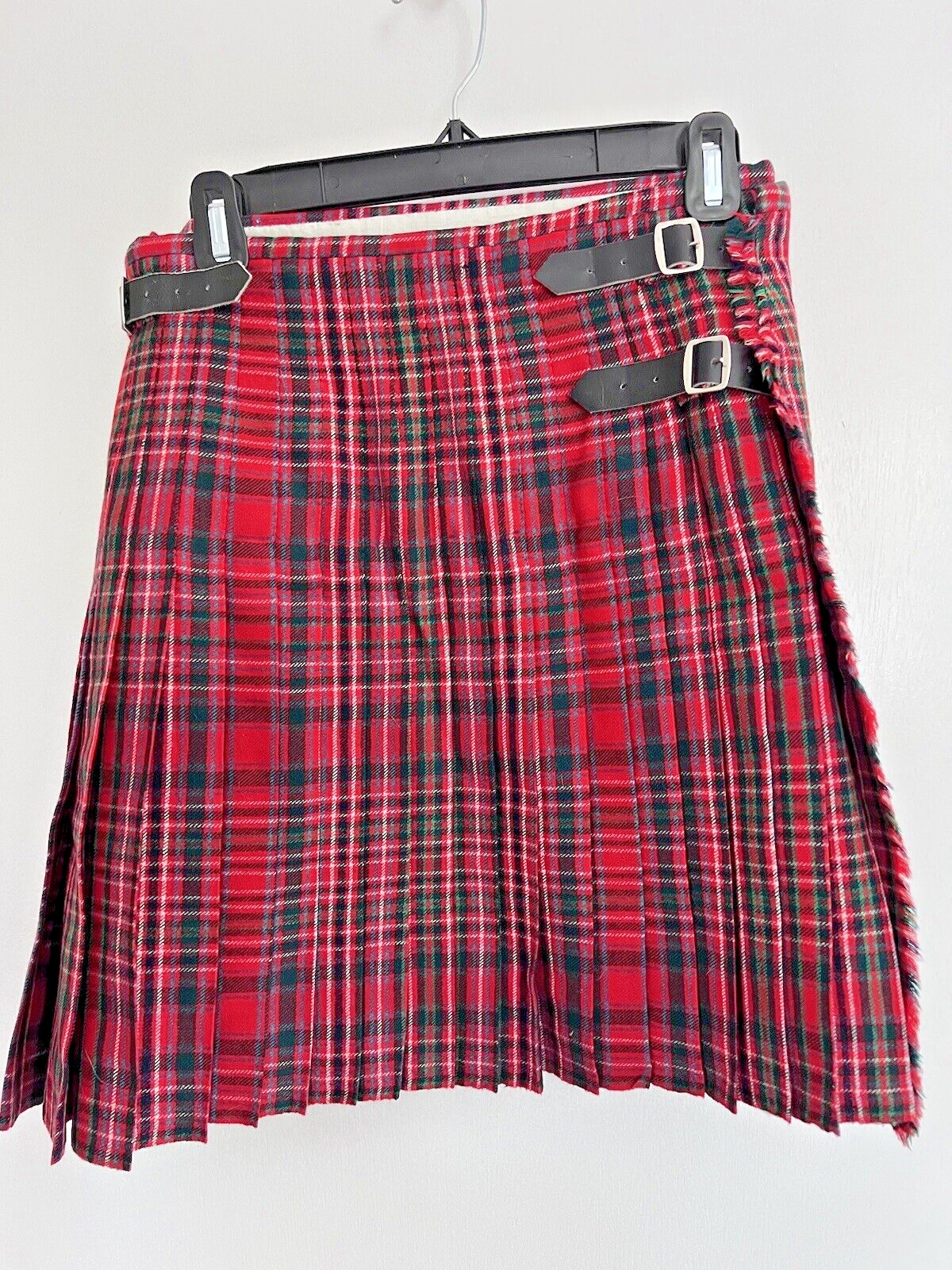 Lawries of Glasgow Scottish kilt traditional wool Scotland red green costume