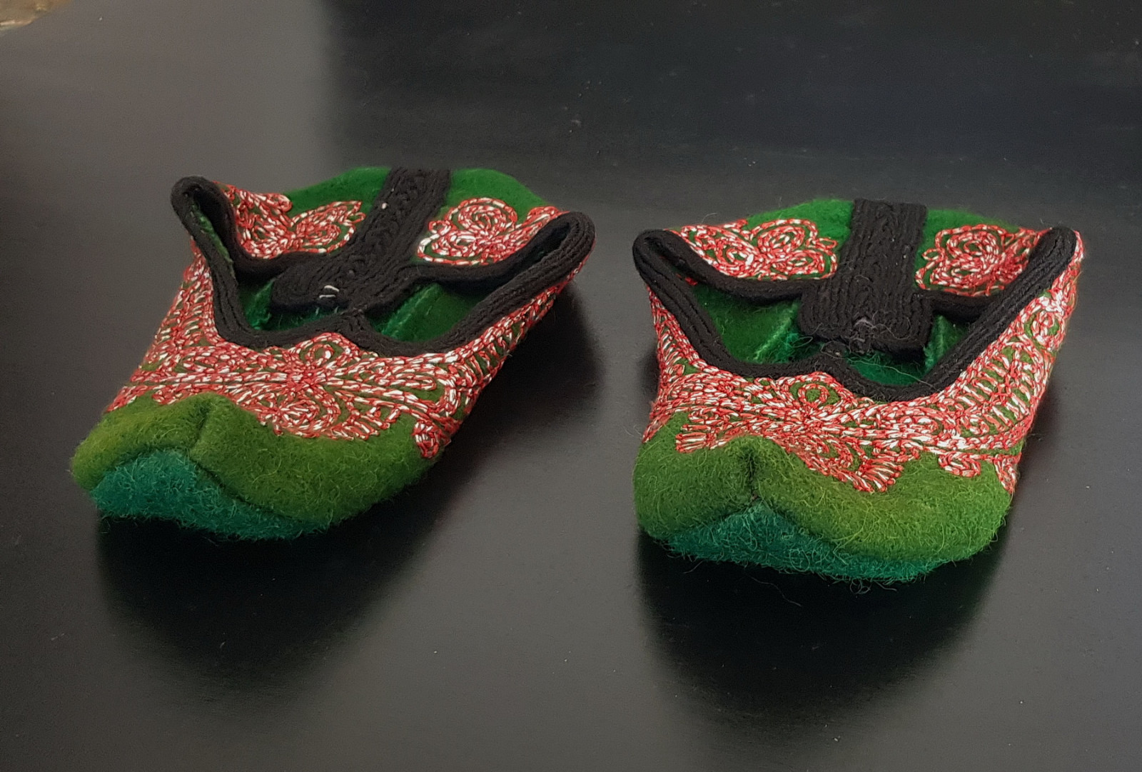 Bulgaria The Rhodopes Handmade Ethnic Folk Wool Green Slippers Home Shoes UNWORN