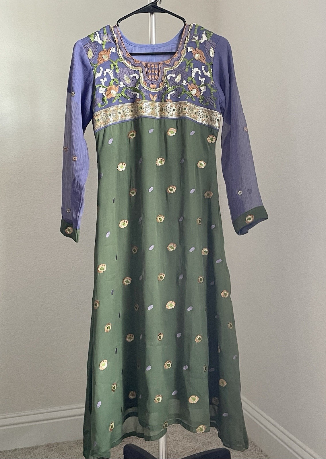 Women’s Pakistani Salwar Kameez 3-Piece Suit– Green & Purple Embroidered Dress