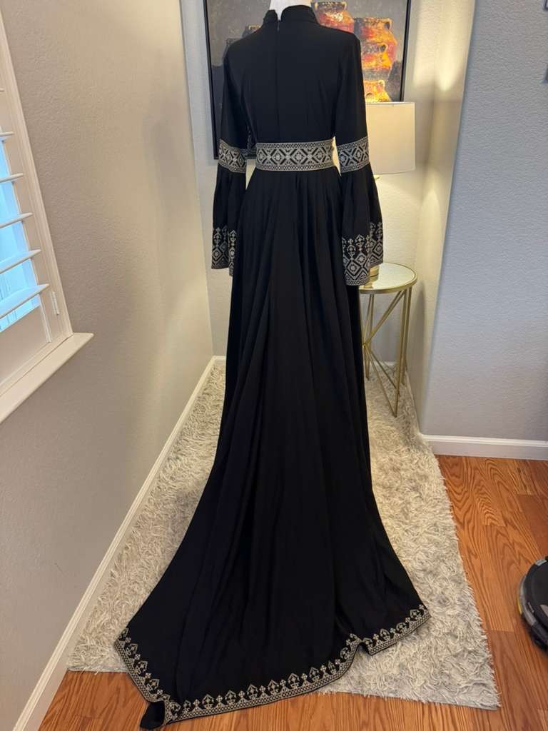 Marina Thobe Set – Women’s Embroidered Dress, Perfect for Eid, Abaya, Ramadan