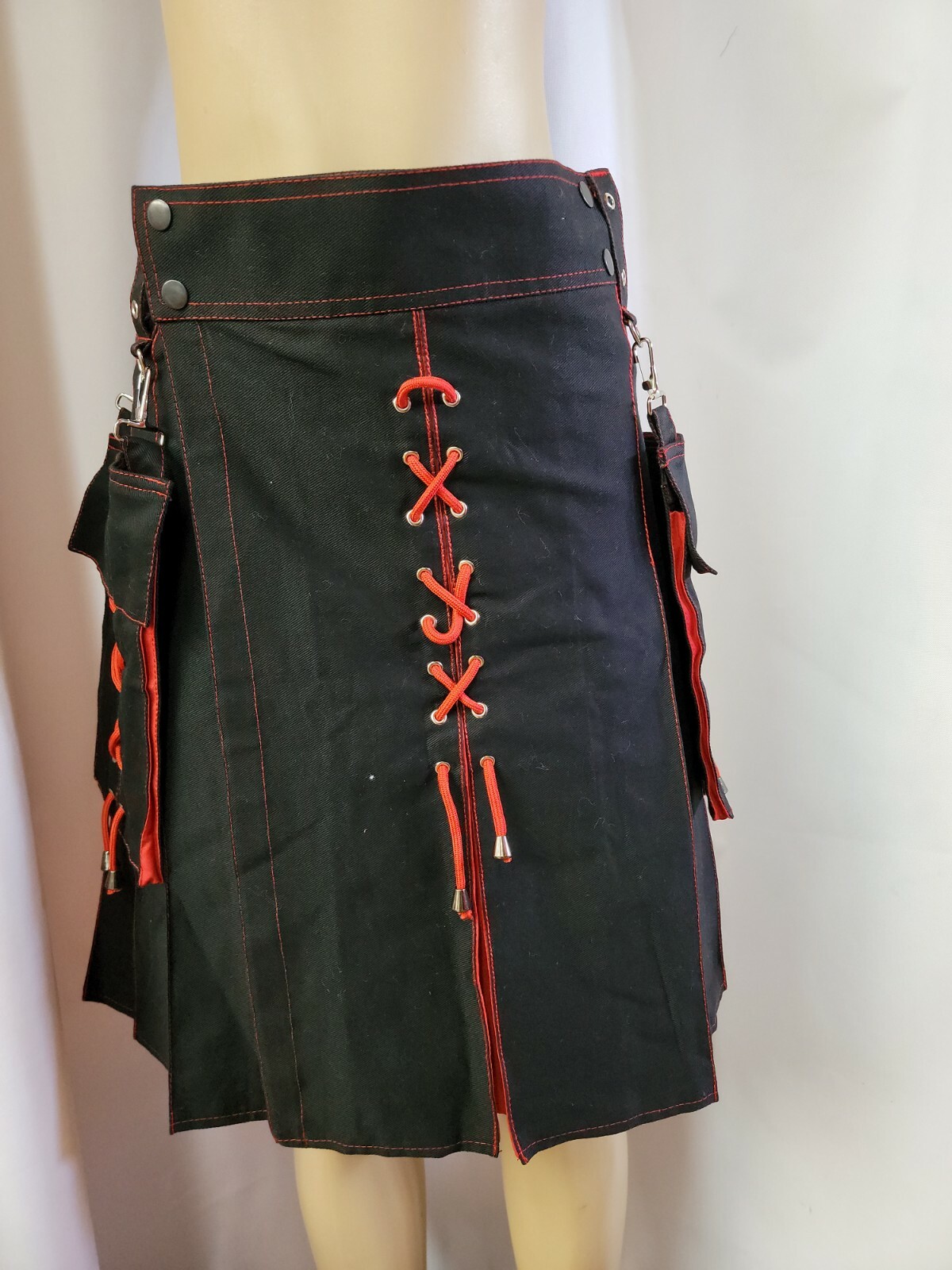 Kilts for Men/Womens Utility Wrap Kilt, Cotton Hybrid Black/red Sz 36 NEW #C5