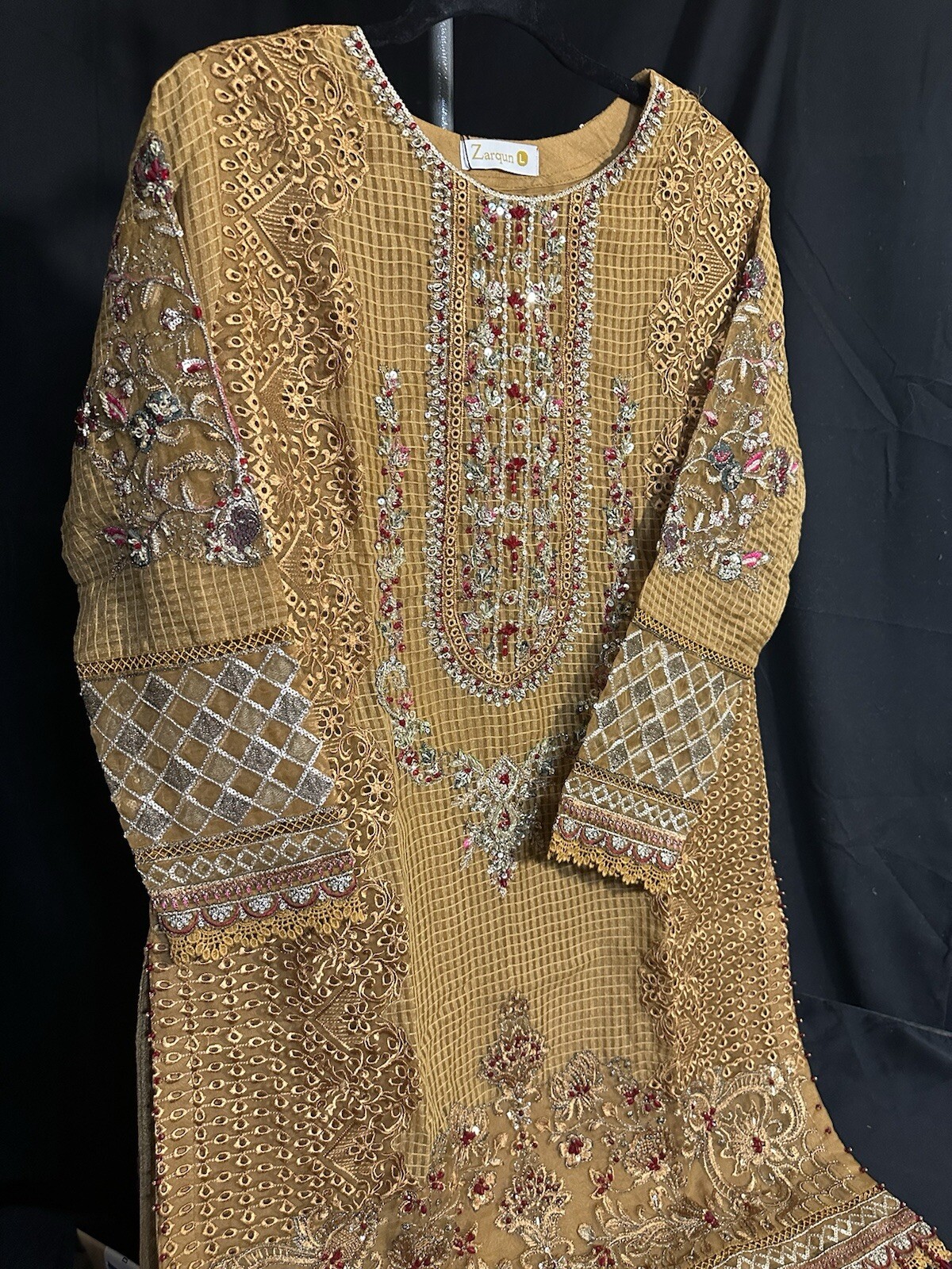 ⭐️ZARQUN BRAND PREMIUM⭐️ – PRETTIEST FORMAL CRUNDI/KHAADI NET 3 PC Suit – $95