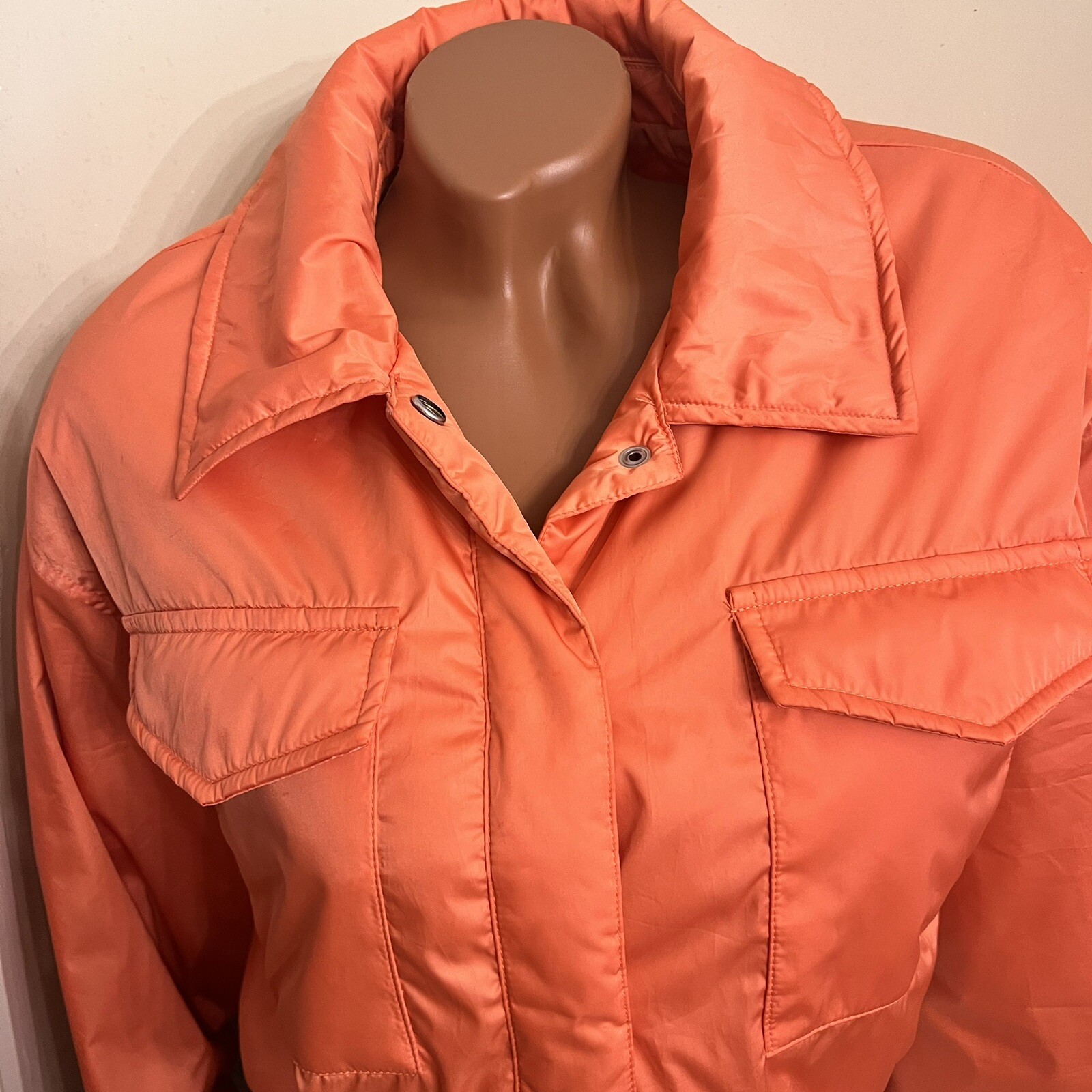 Mimosa. Sz Small. Orange Cropped Puffer Jacket. Pulls. Quilted Lining. B27
