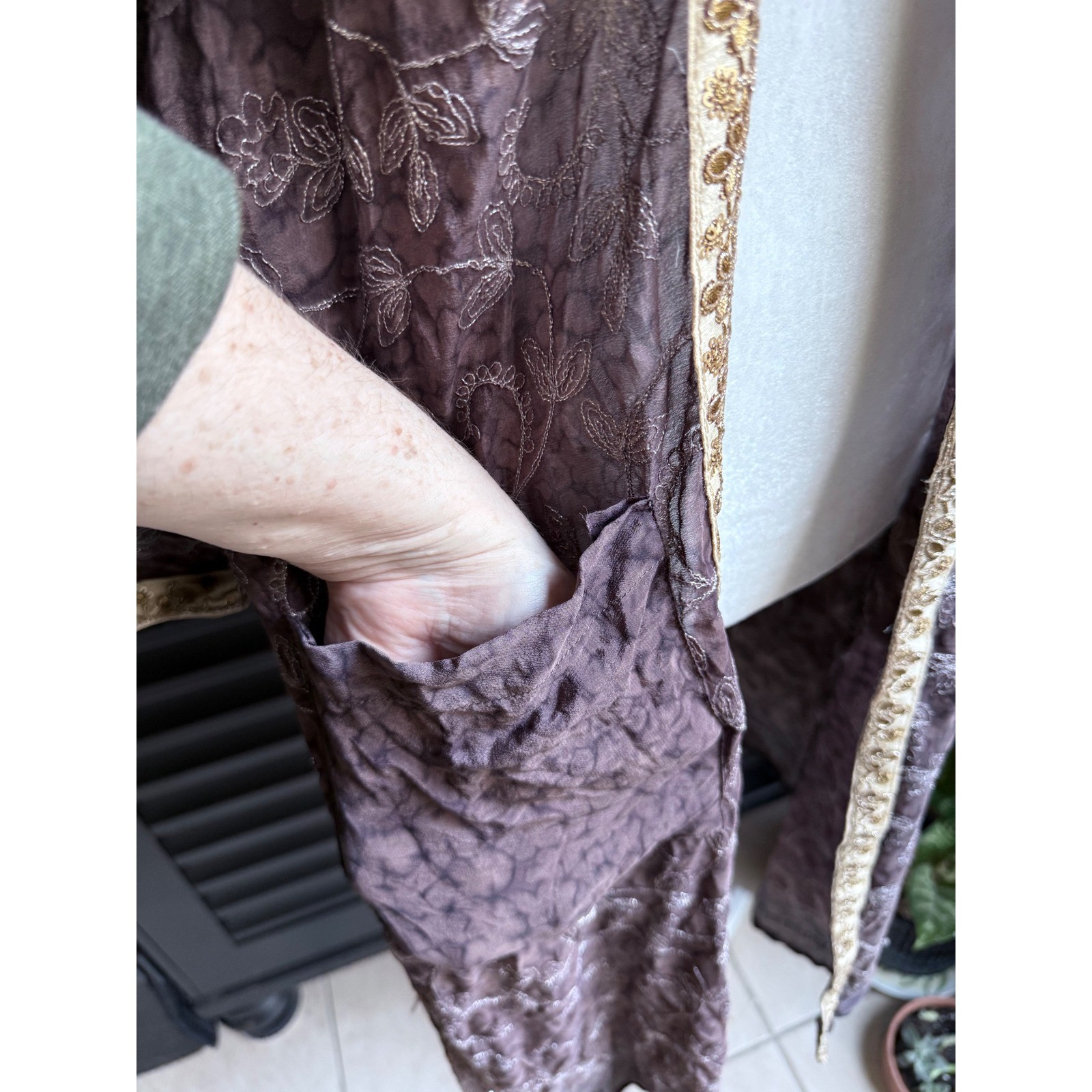 100% Silk Robe India Duster Kimono Neutral Mocha Taupe Large Pockets Embroidered