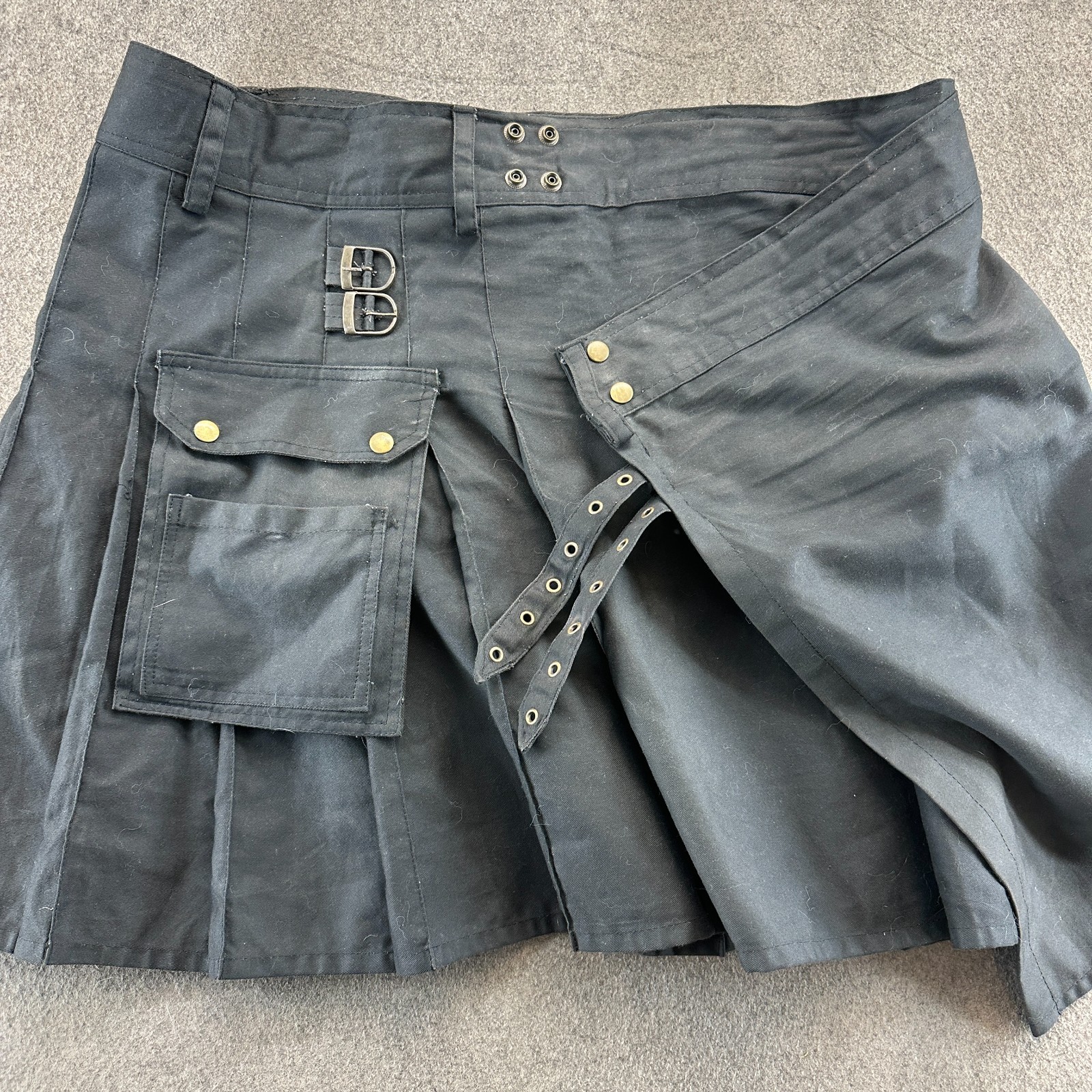VINTAGE UT Kilts Mens 46 Black Pleated Spartan Survivor Cargo Pockets 90s