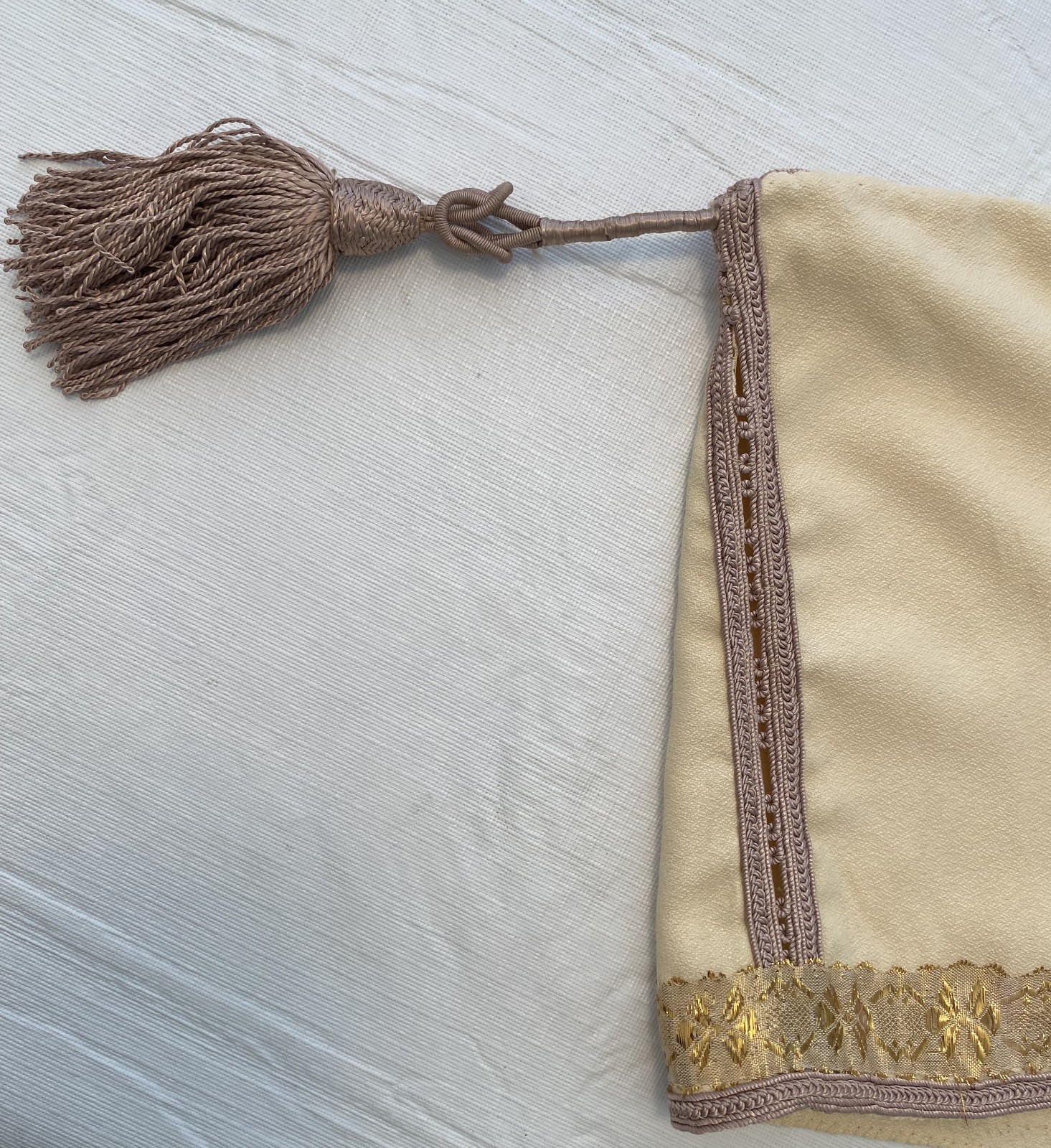 Vintage Moroccan Kaftan Gandoura Djellaba Cream and Gold with Hood