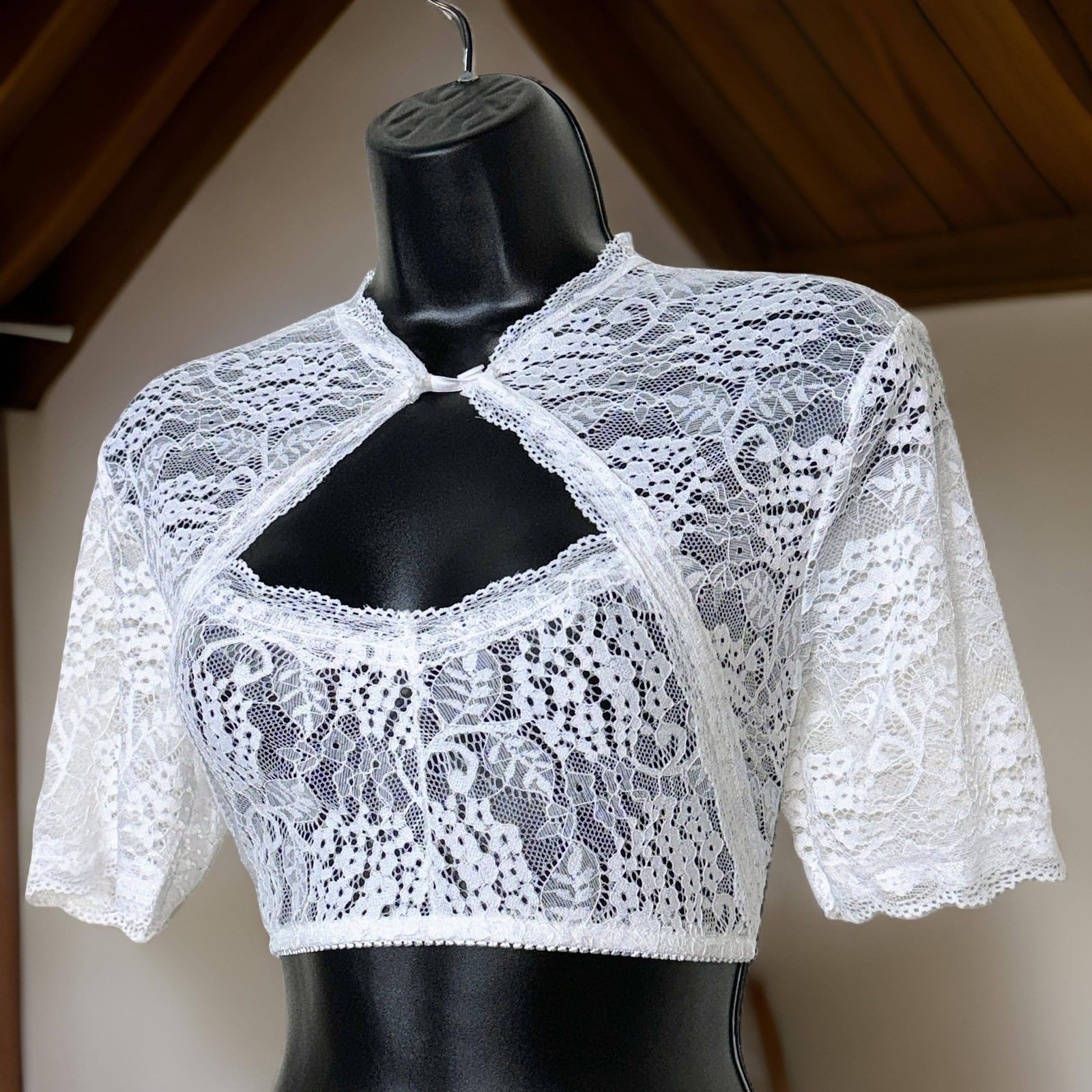 New 2XL White Lace Dirndl Blouse High Keyhole Neck Vneck Top Shirt Oktoberfest