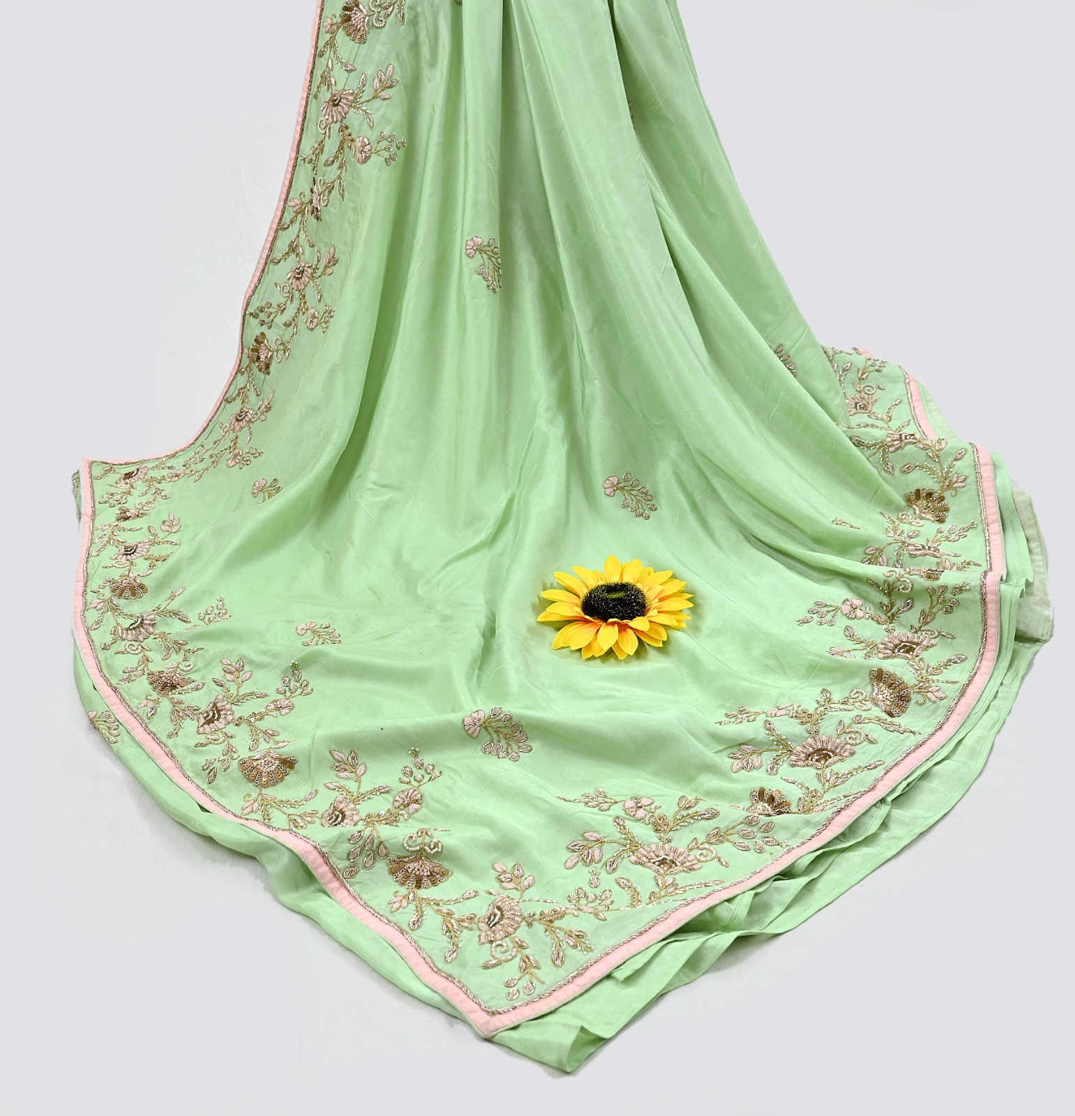 Pre-owned Sari Green Pure Chanderi Silk Hand Embroidered Anamika Khanna saree