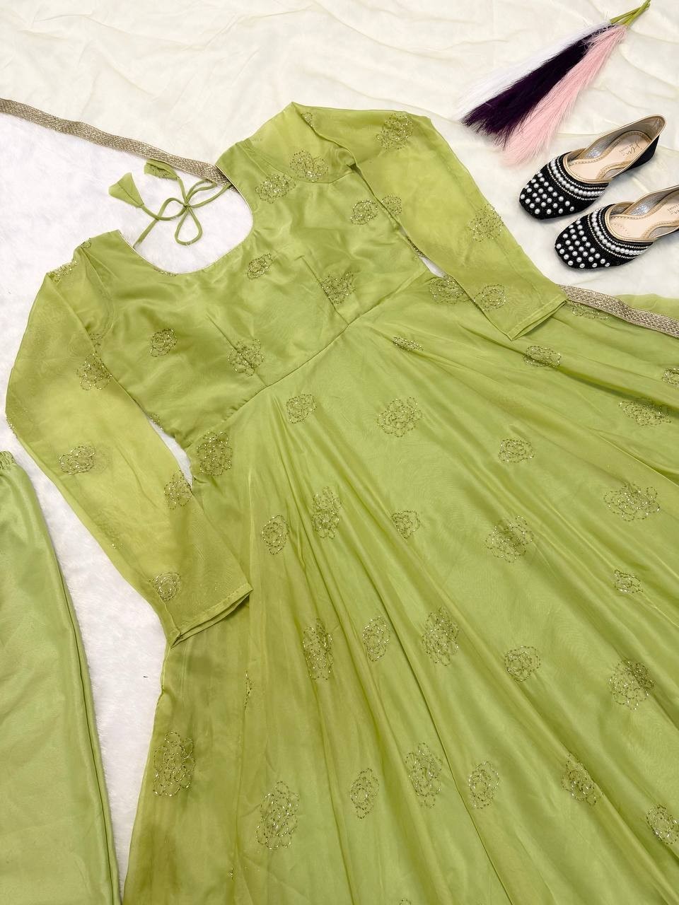 Tabby Organza Green Salwar Kameez With Net Dupatta For Functional Wear