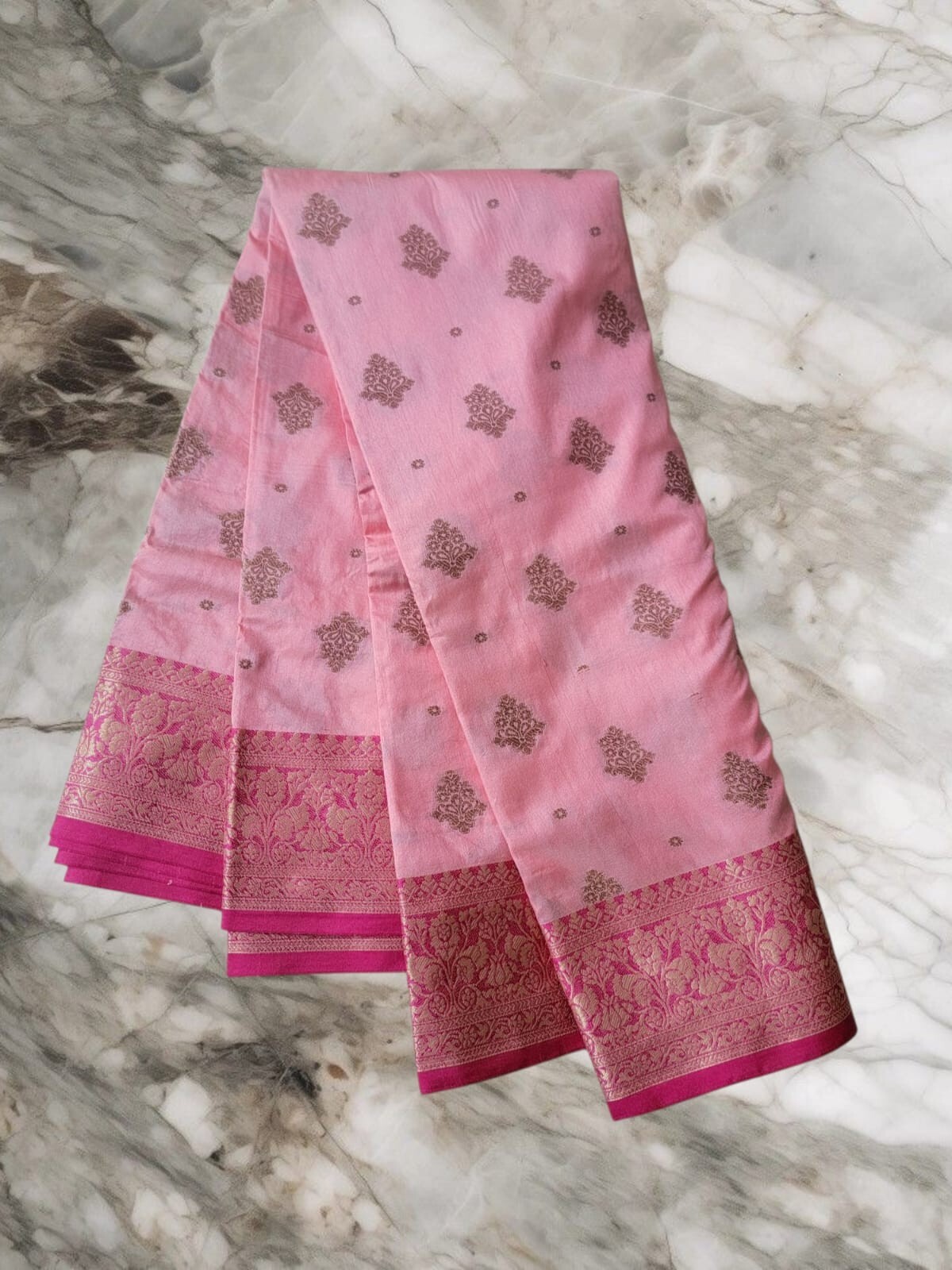 Graceful Soft Silk Saree,All-Over Zari Weaving Saree,Contrast Rich Pallu Saree