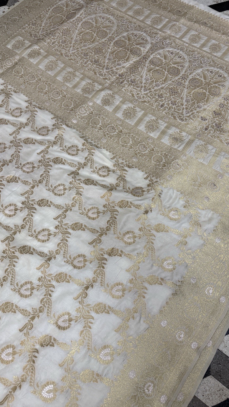Ivory Gold Zari Banarasi Dola Silk Saree | Floral Woven Indian Wedding Party Wea