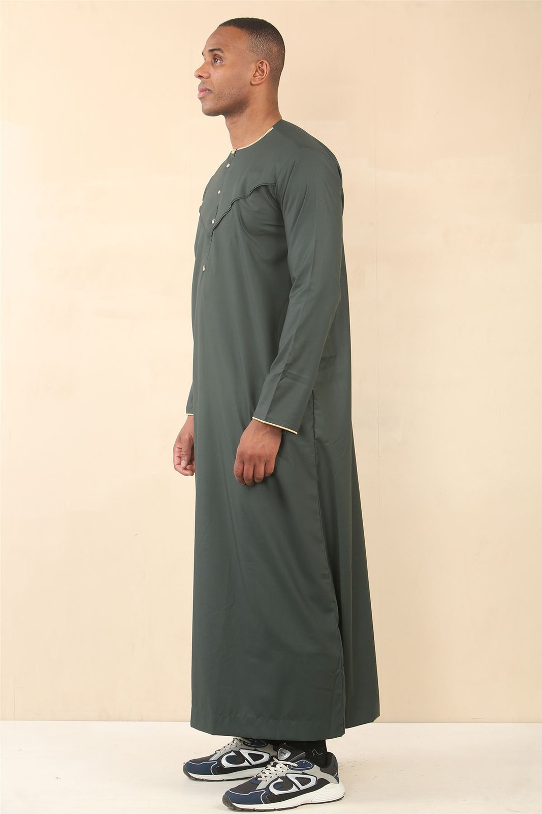 OE-300 – Men’s Green Emirati Omani Thobe Gold Embroidery