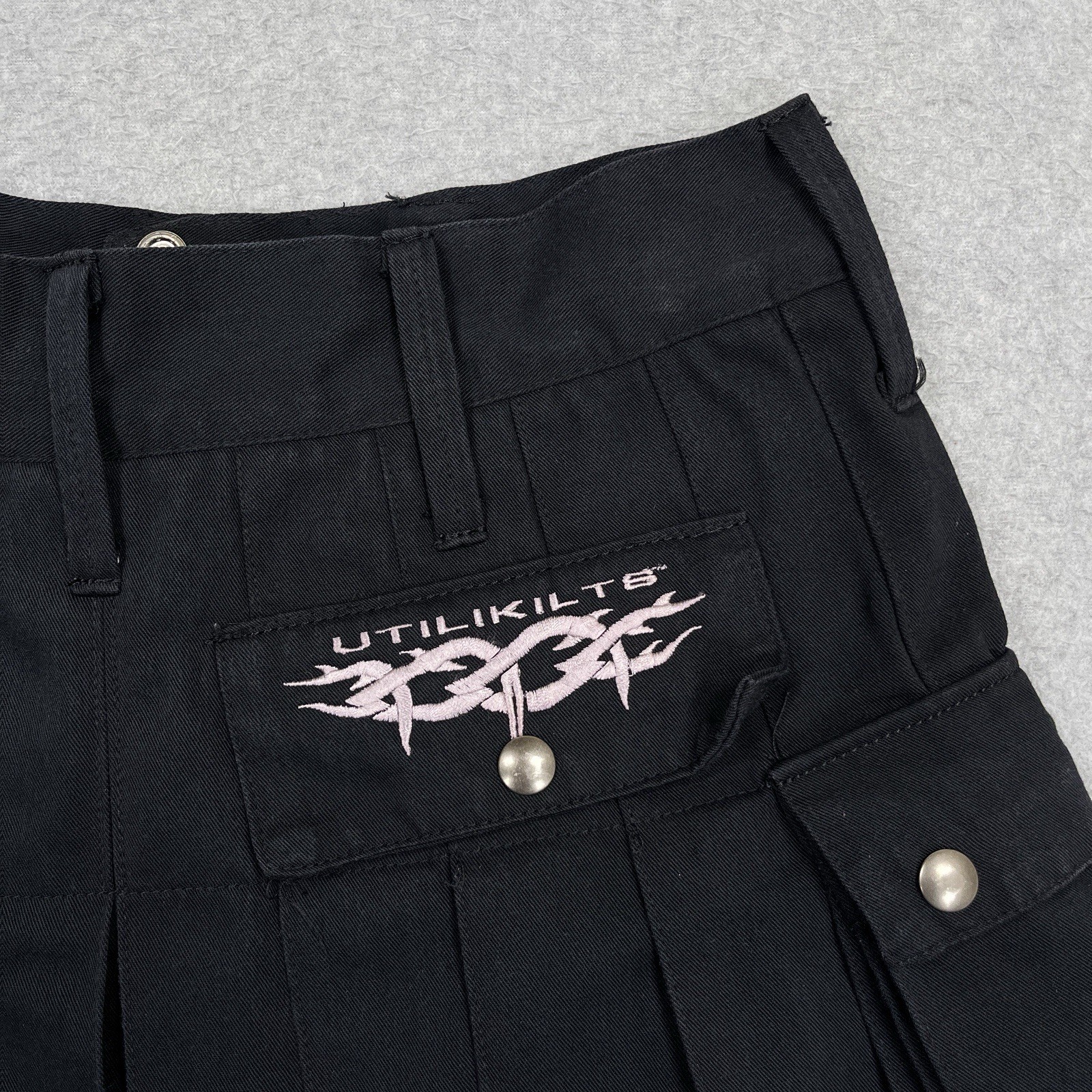 Utilikilts Tactical Kilt Mens 30 x 21 Black Solid Pleated Made in USA Pockets
