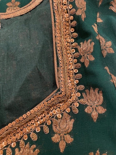 Indian Salweer3 Piece Set Dark GreenWith lots of Gold Size 15-16 xlarge