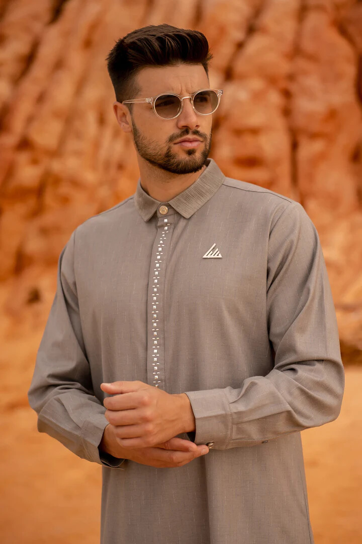 R24 LAWUNG Original Adult Men’s Thobe Modern Design Arabian Jubbah Gray