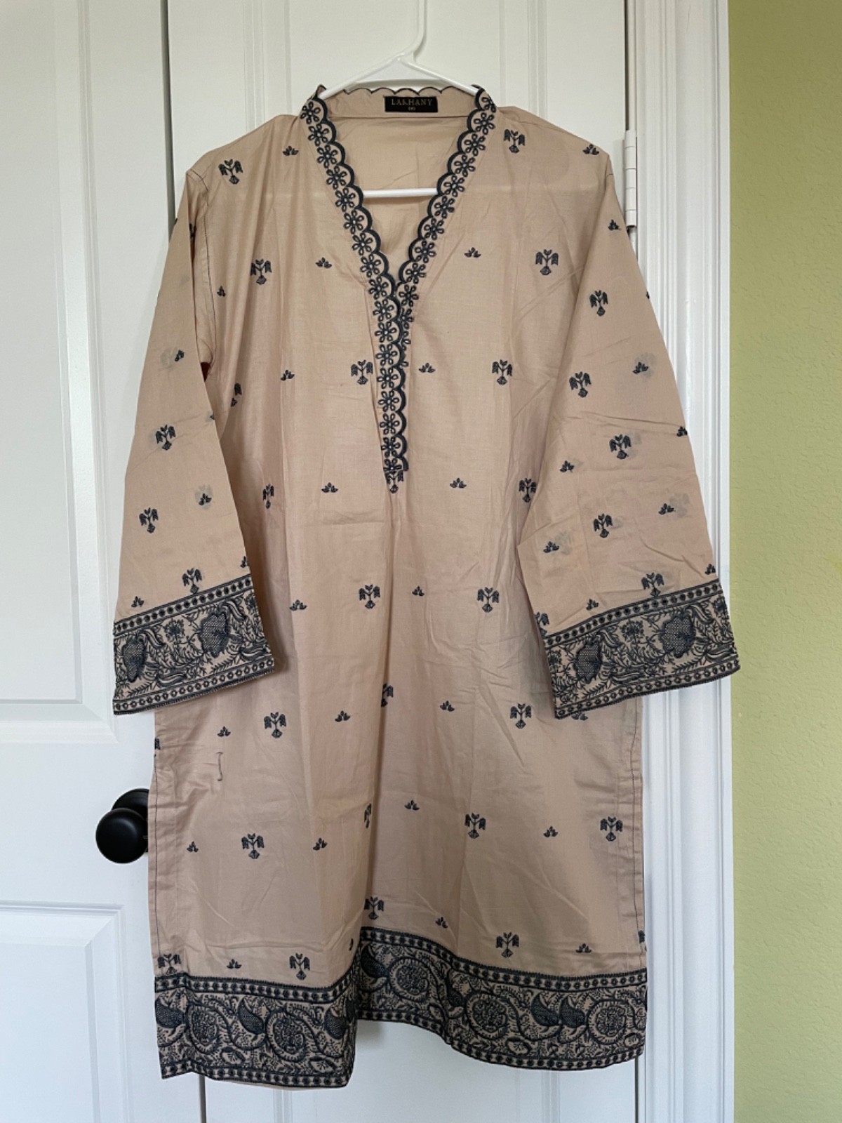02 piece Ready to wear Embroidered Shirt and Trouser.Size M Brand Lakhany New.