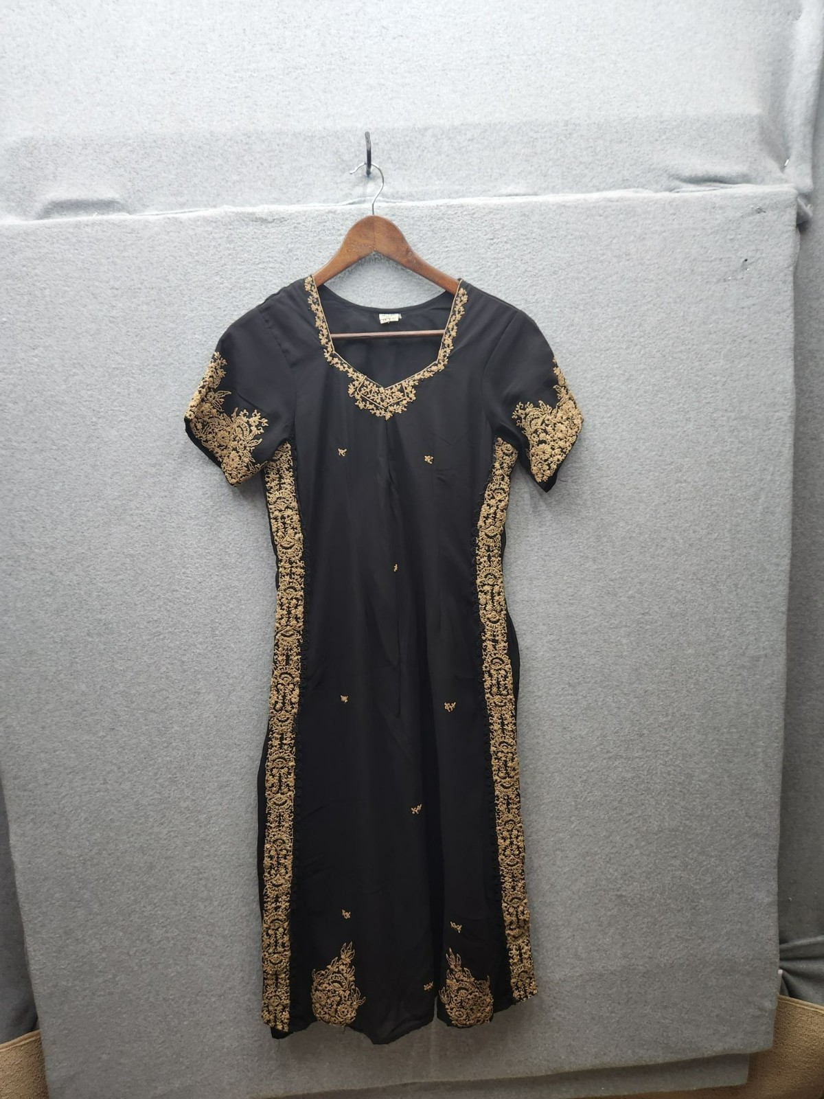 Elegant Black & Gold Embroidered Kurta Dress Size 42 Dry Clean Only