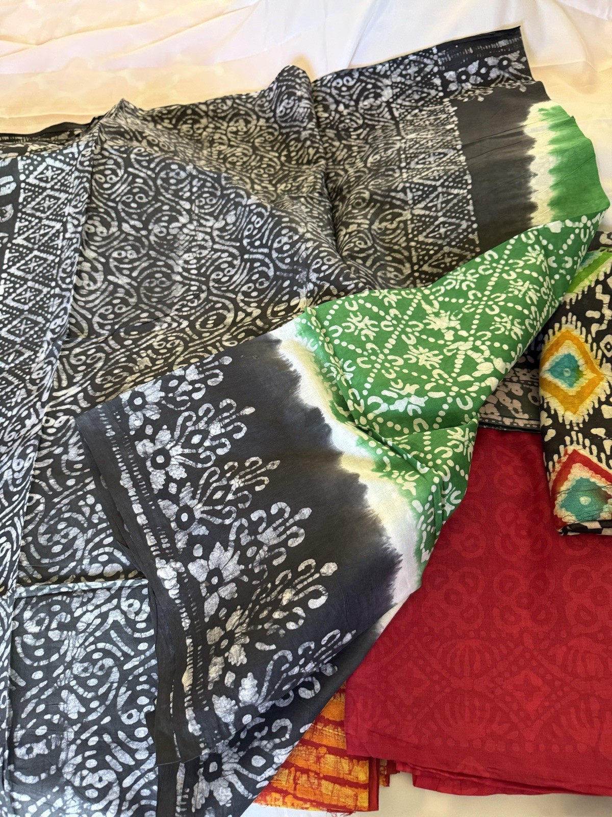 NEW 🆕, Cotton BATIK SAREE. ( Item#L3987 ) including blouse piece. Only $33