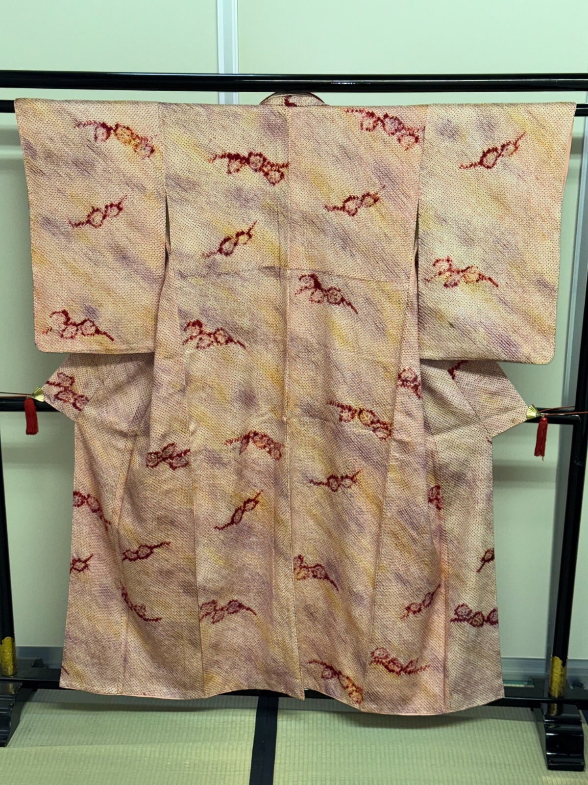 Japanese Vintage Kimono Silk red shibori expensive tradition Dirt Height 59.8in