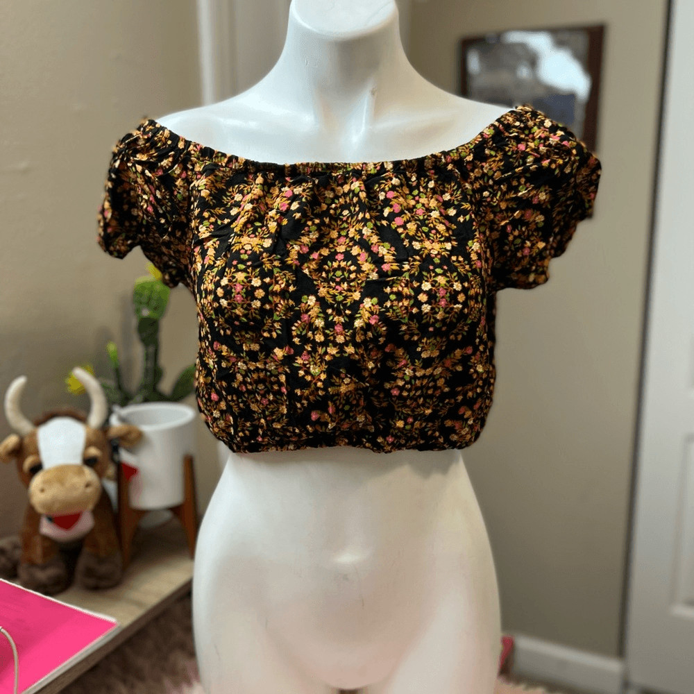 Xhilaration Floral Off Shoulder Crop Top Size M Black Boho Puff Sleeve Smocked B
