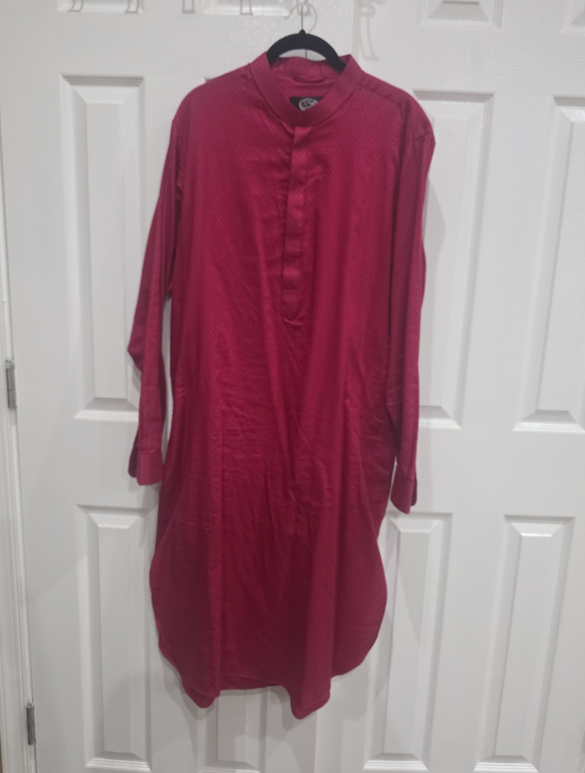 Shahnameh Men’s Kurta Size S Red Maroon Self Print Textured Long Tunic Shirt
