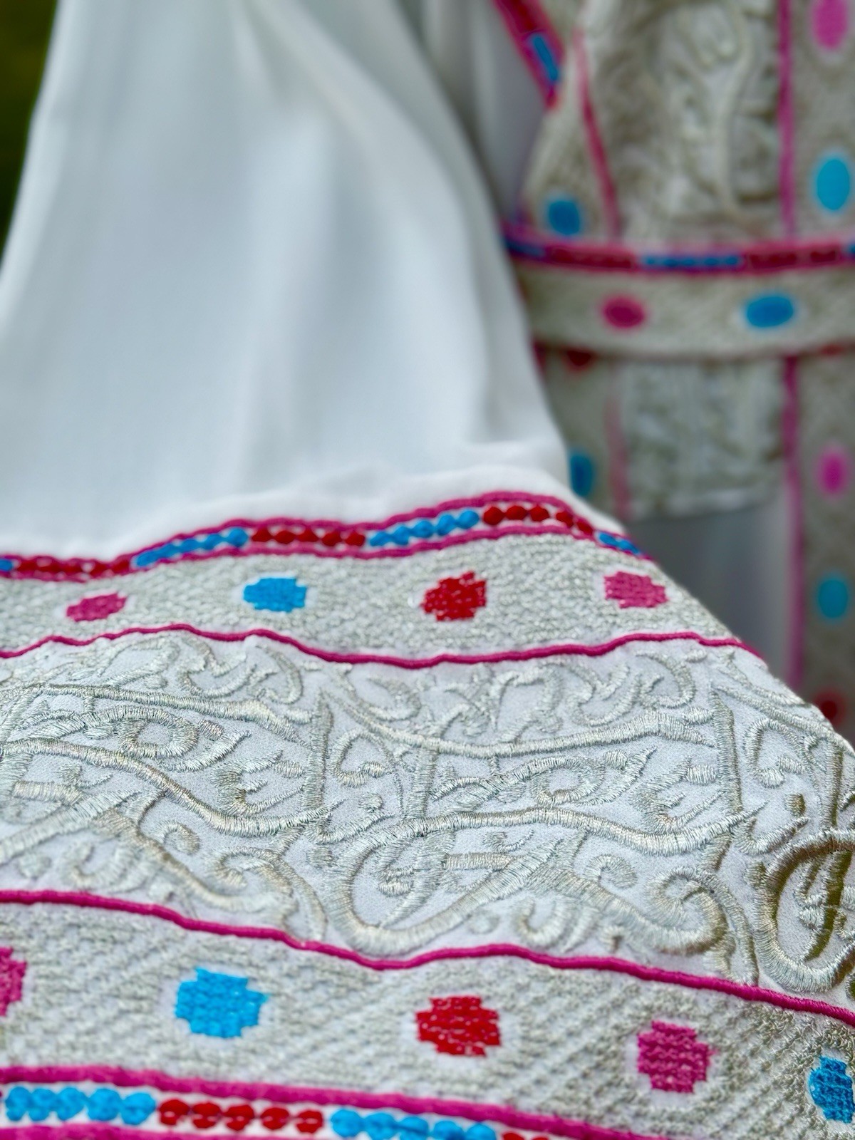 Women’s Middle Eastern Kaftan Robe Embroidered Black Gold White Blue